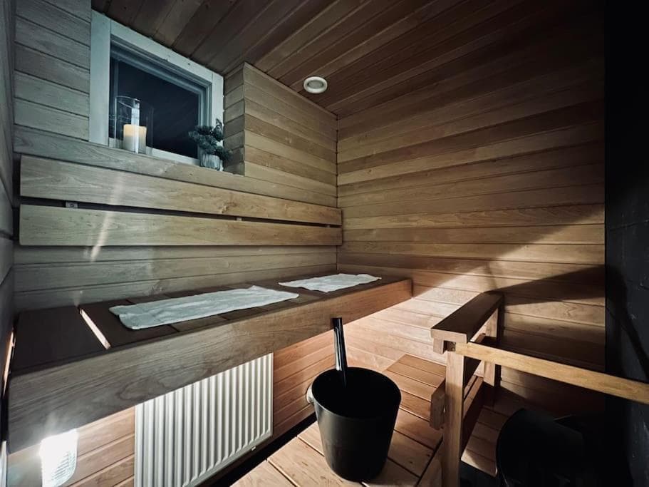 Spacious City Center Apt - Sauna - Self Check in photo 3