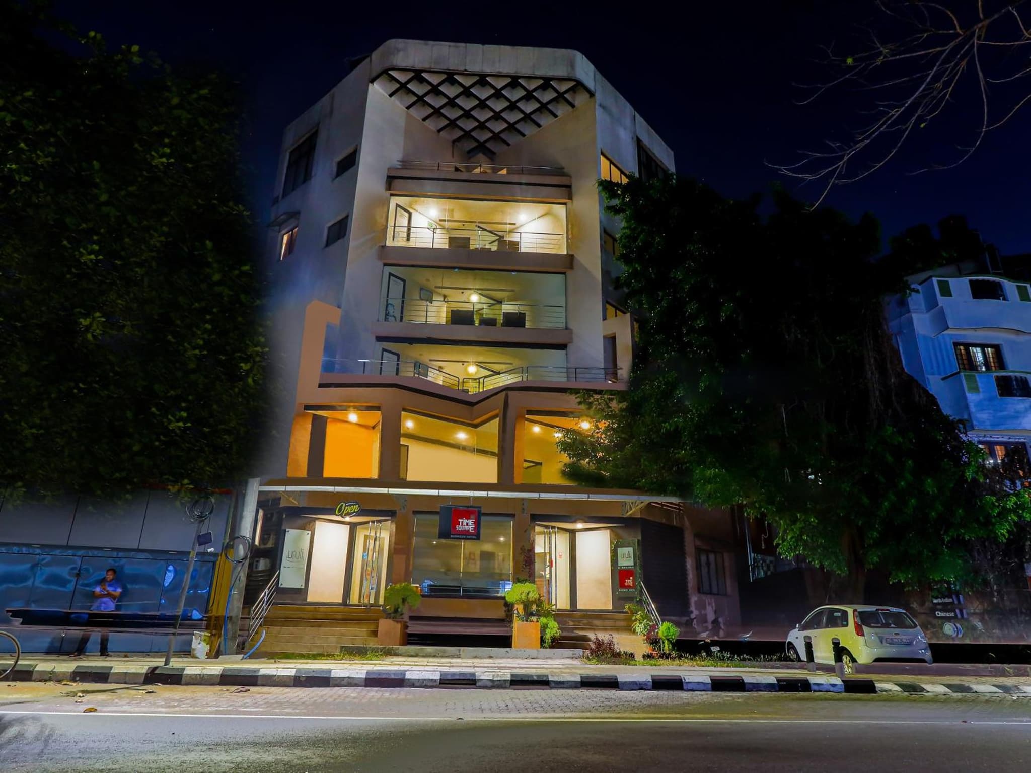 Treebo Time Square Marine Drive photo 7