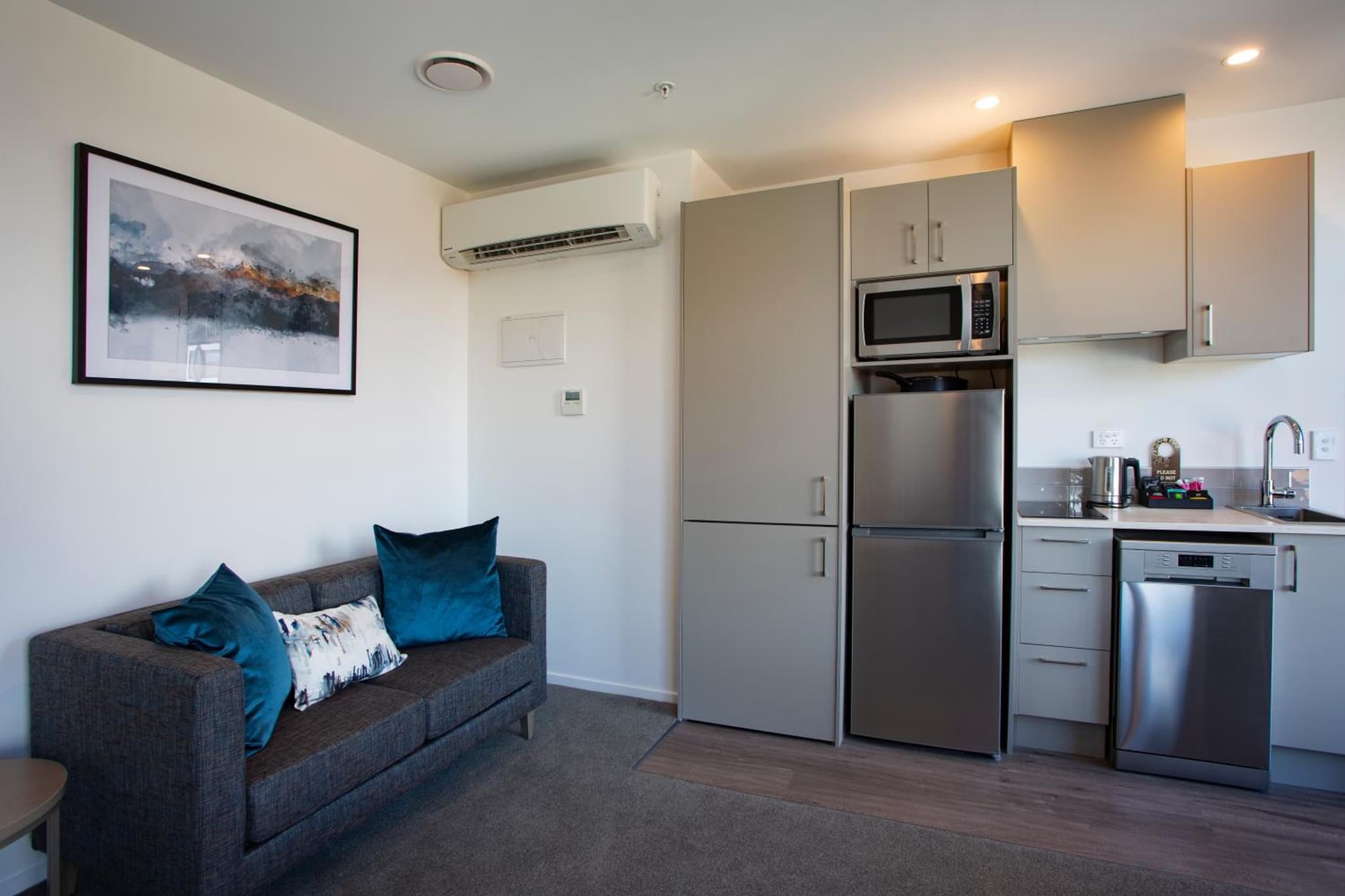 Ramada by Wyndham Queenstown Central photo 4