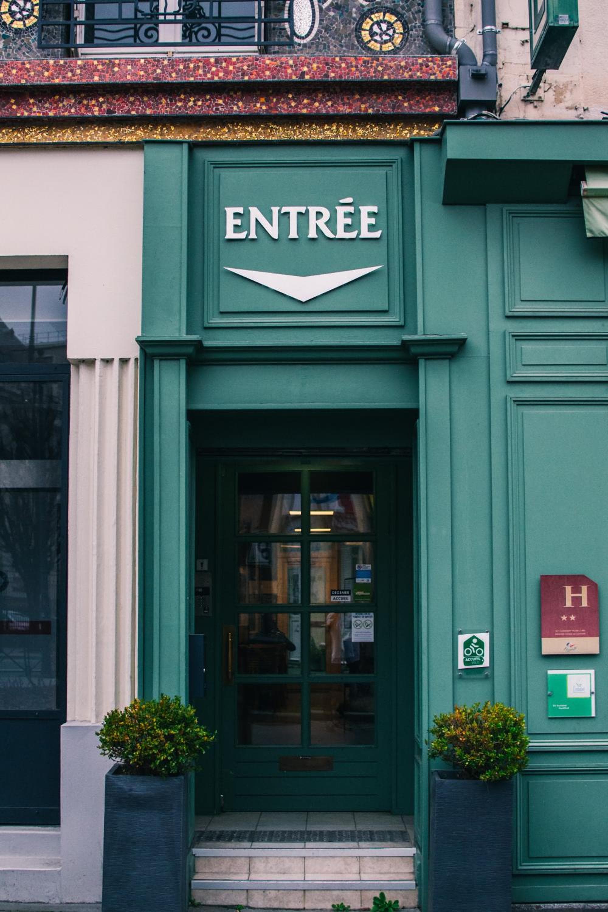 Garden Hotel Rennes Centre Gare photo 4