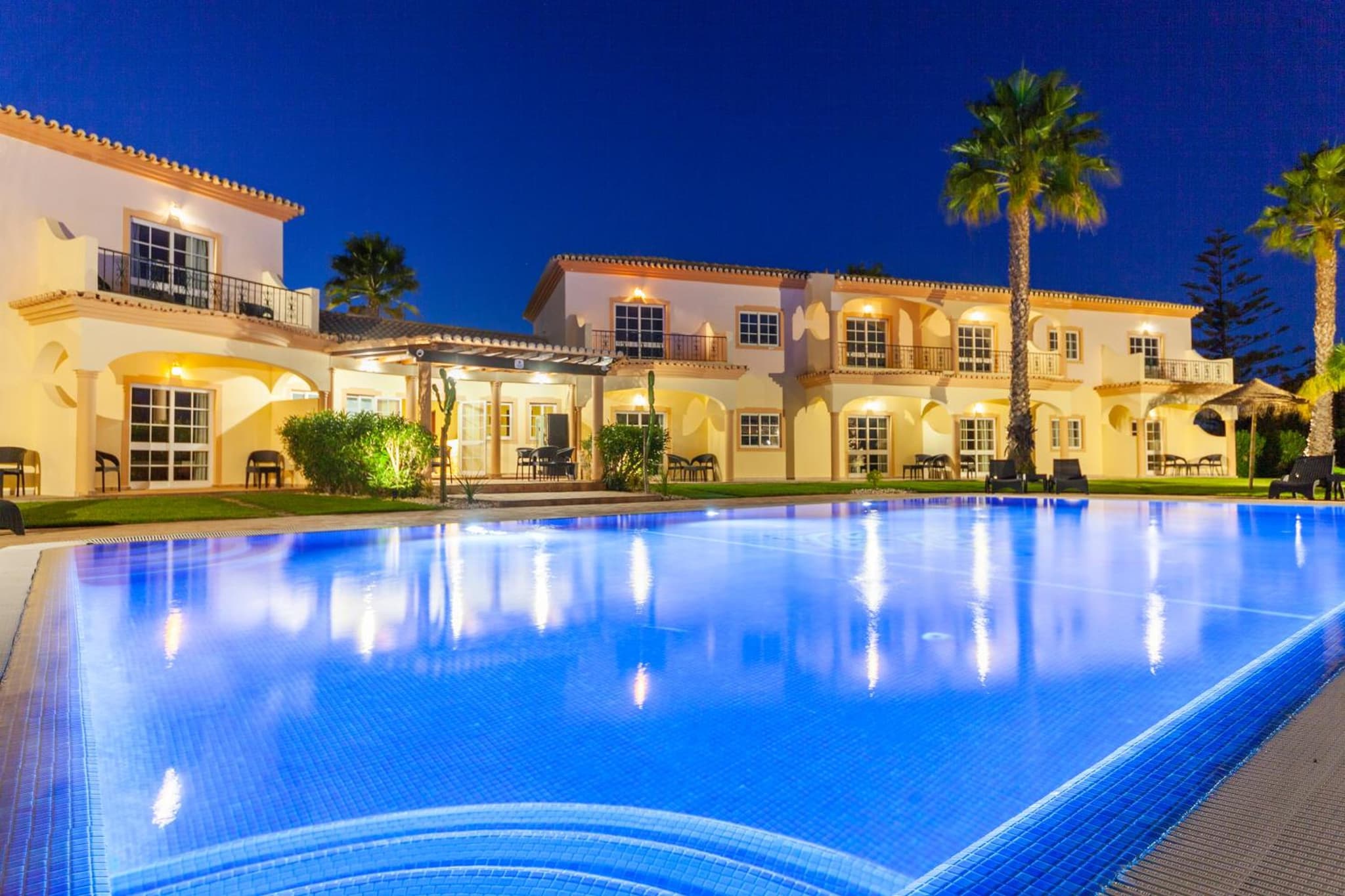 Atalaia Sol Aparthotel - tennis & heated pool in winter photo 6
