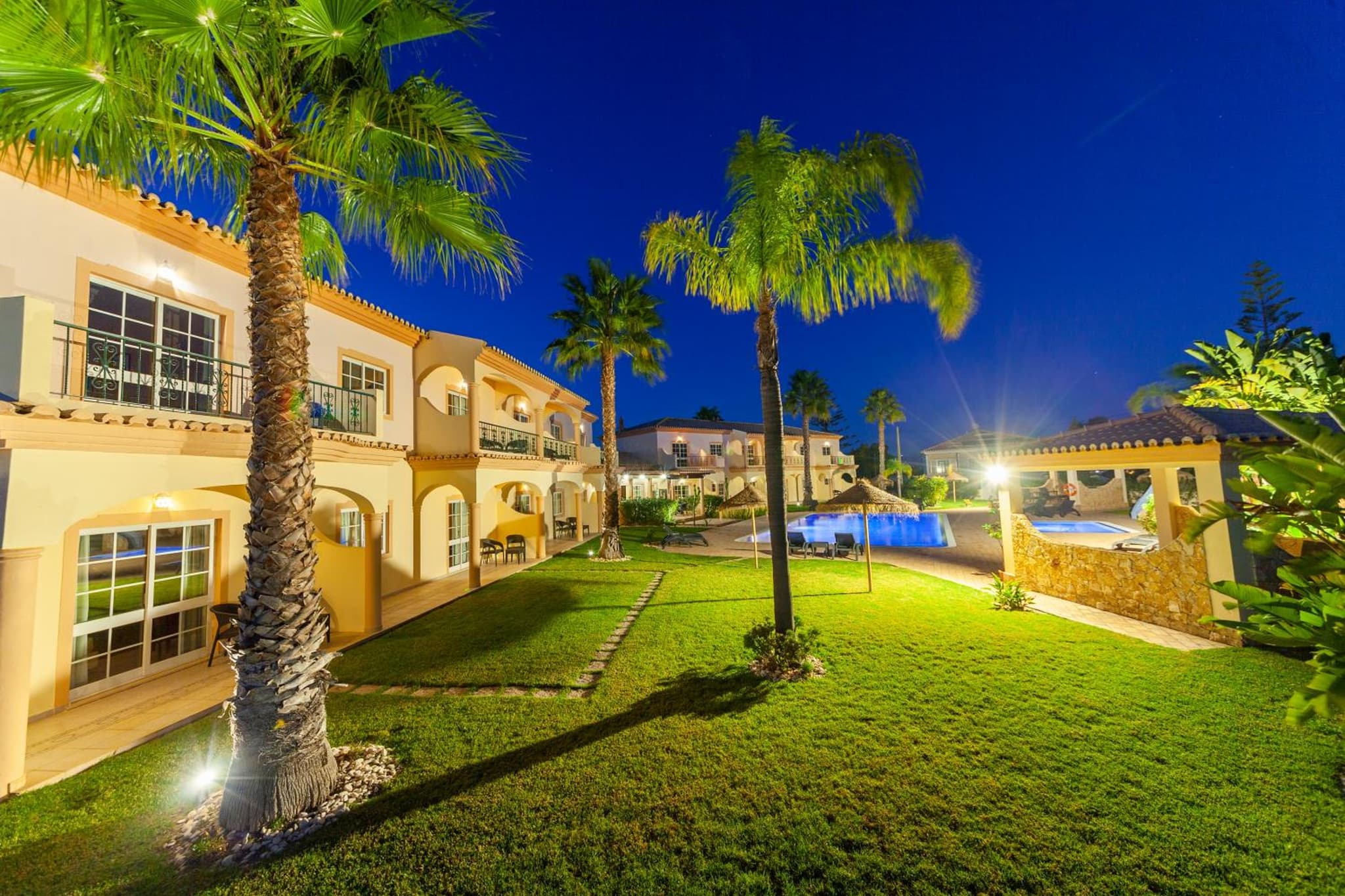 Atalaia Sol Aparthotel - tennis & heated pool in winter photo 3