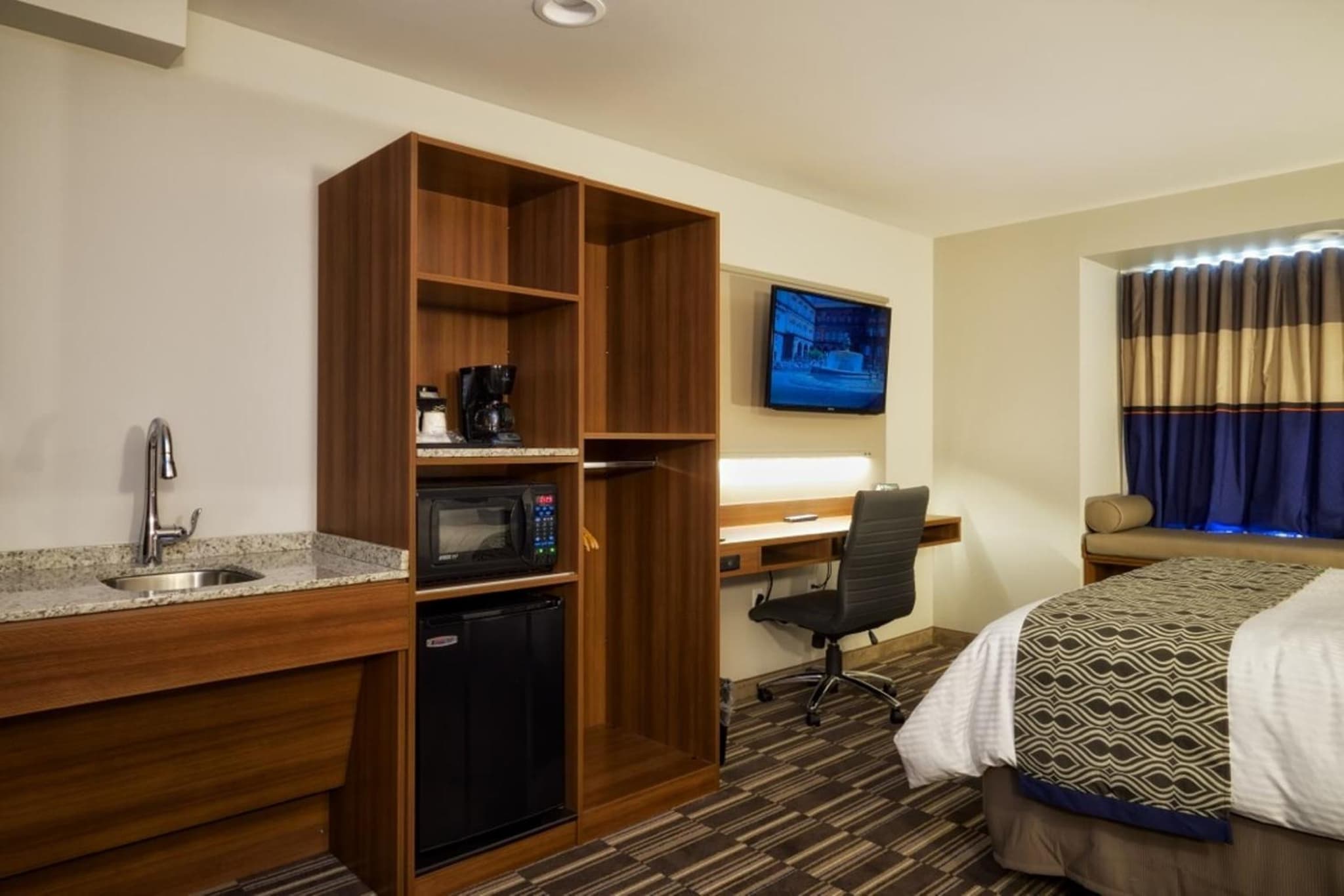 Microtel Inn & Suites Sault Ste. Marie photo 6