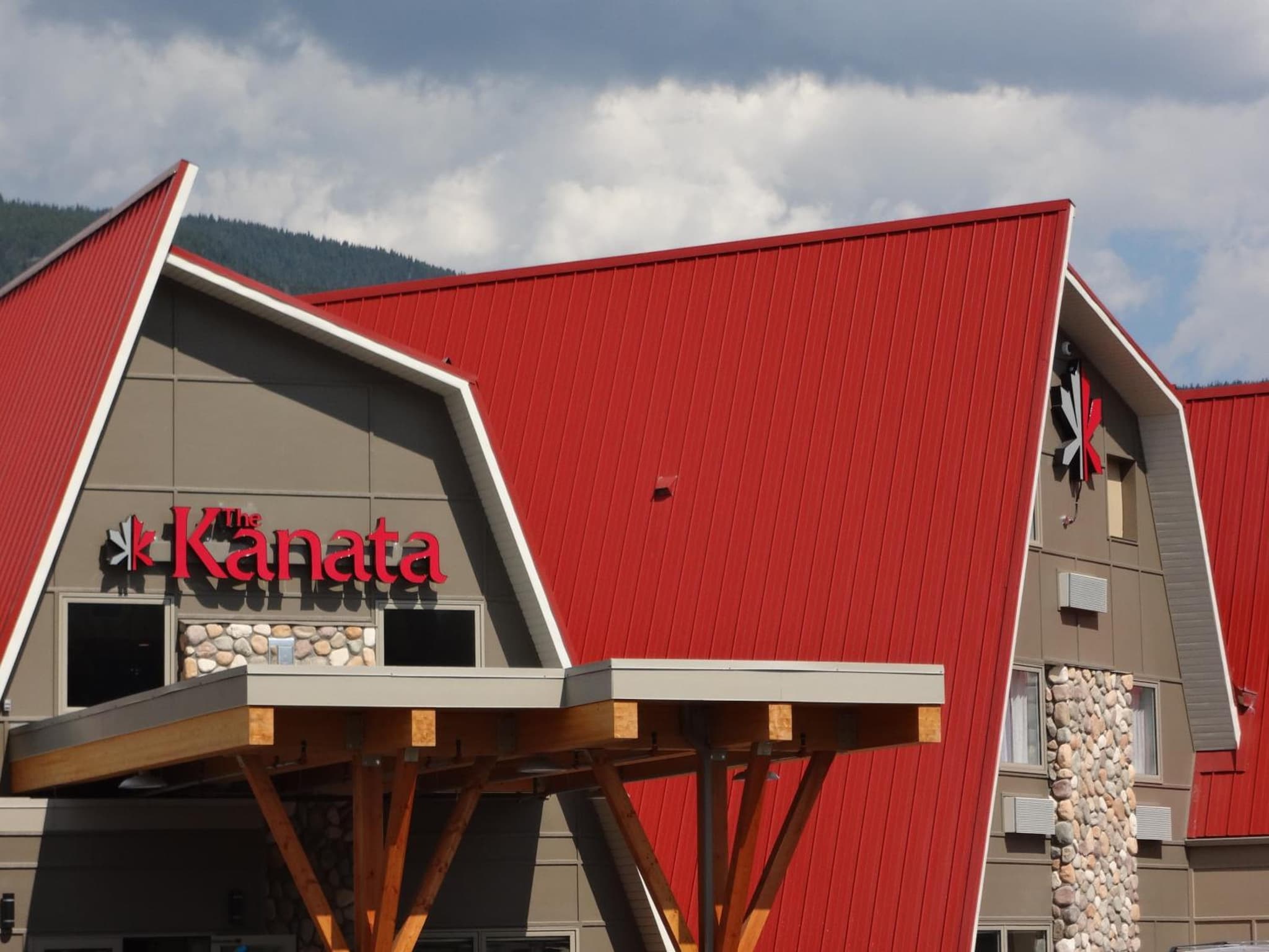 The Kanata by BCMInns Blairmore photo 5