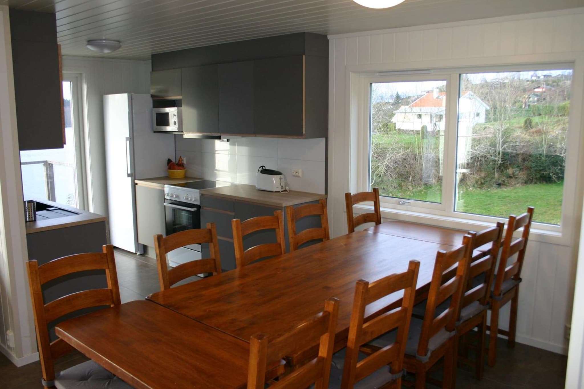 H21 - Furre Beach photo 3