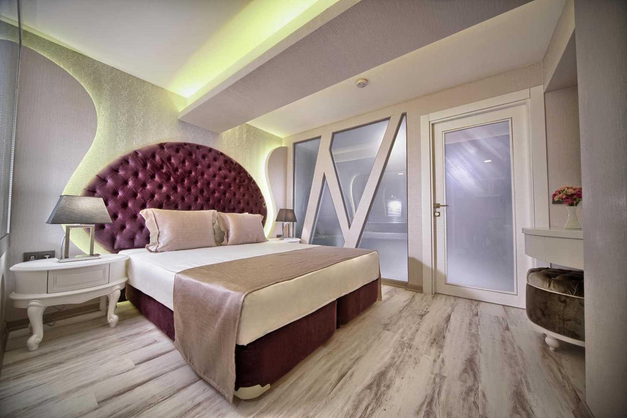 Demonti Hotel photo 2