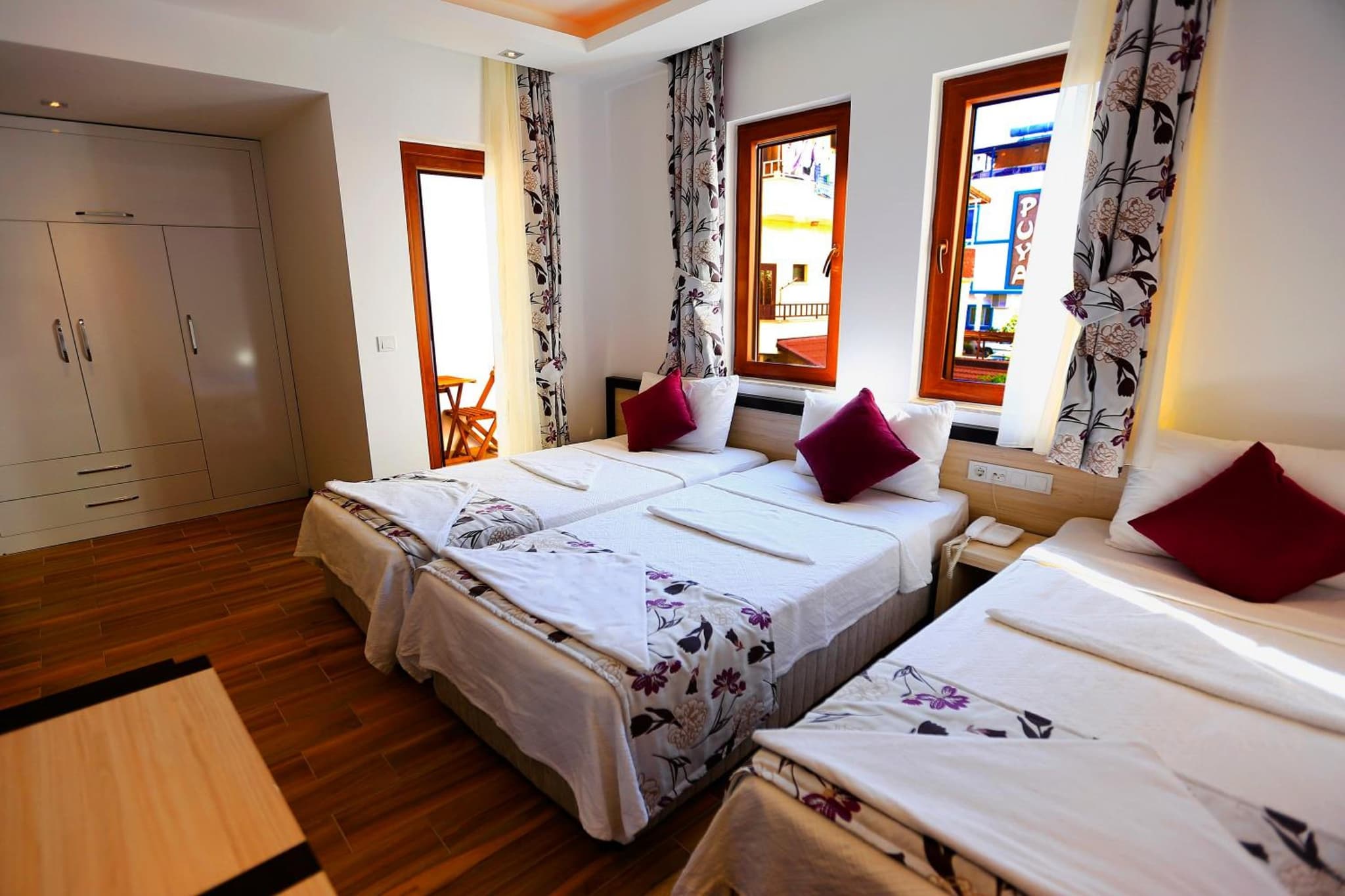 Hermes Hotel photo 2
