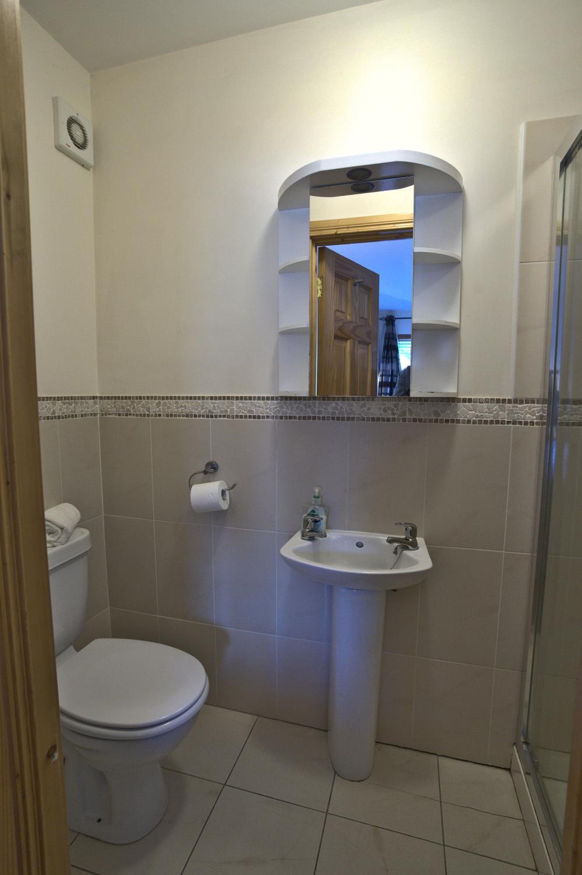 Village Lodge - Carlingford photo 3