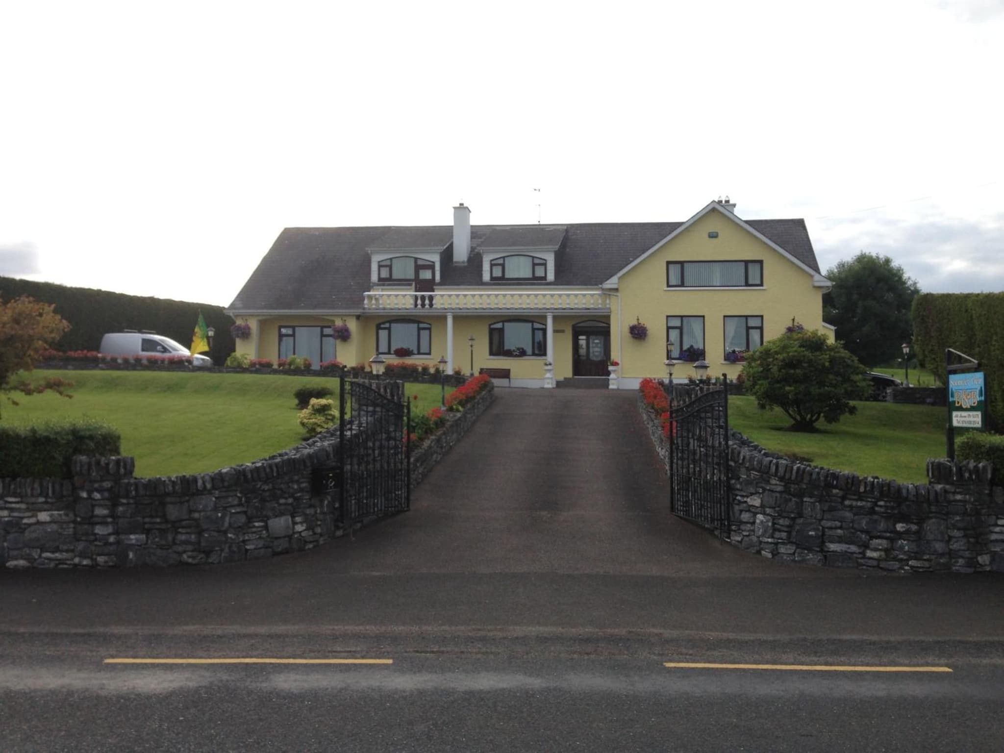 Seawater View Accomadation - Accommodation only