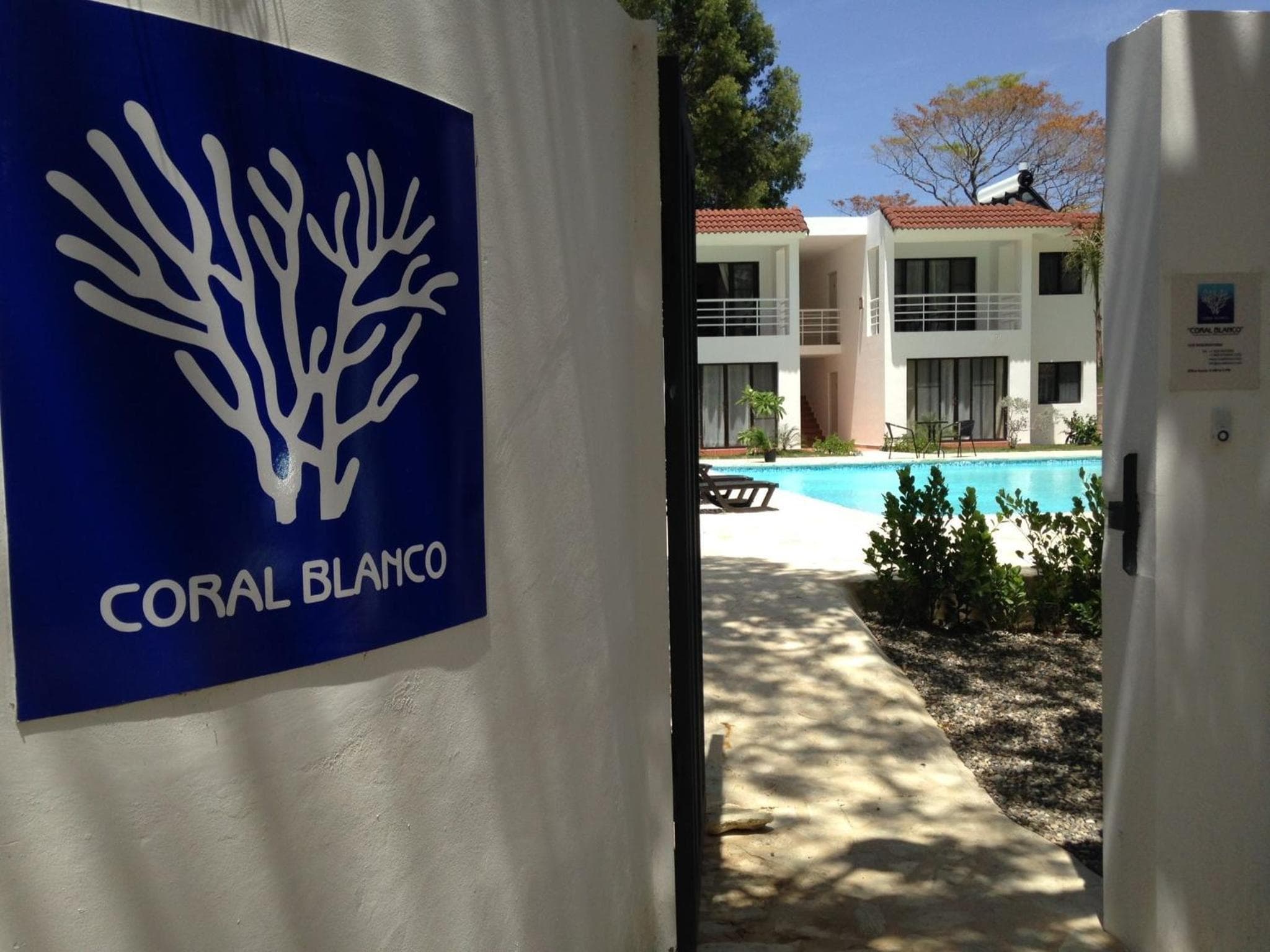 Coral Blanco Hotel