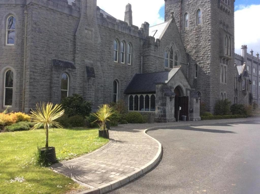 Kilronan 4 Bed House on castle grounds photo 6