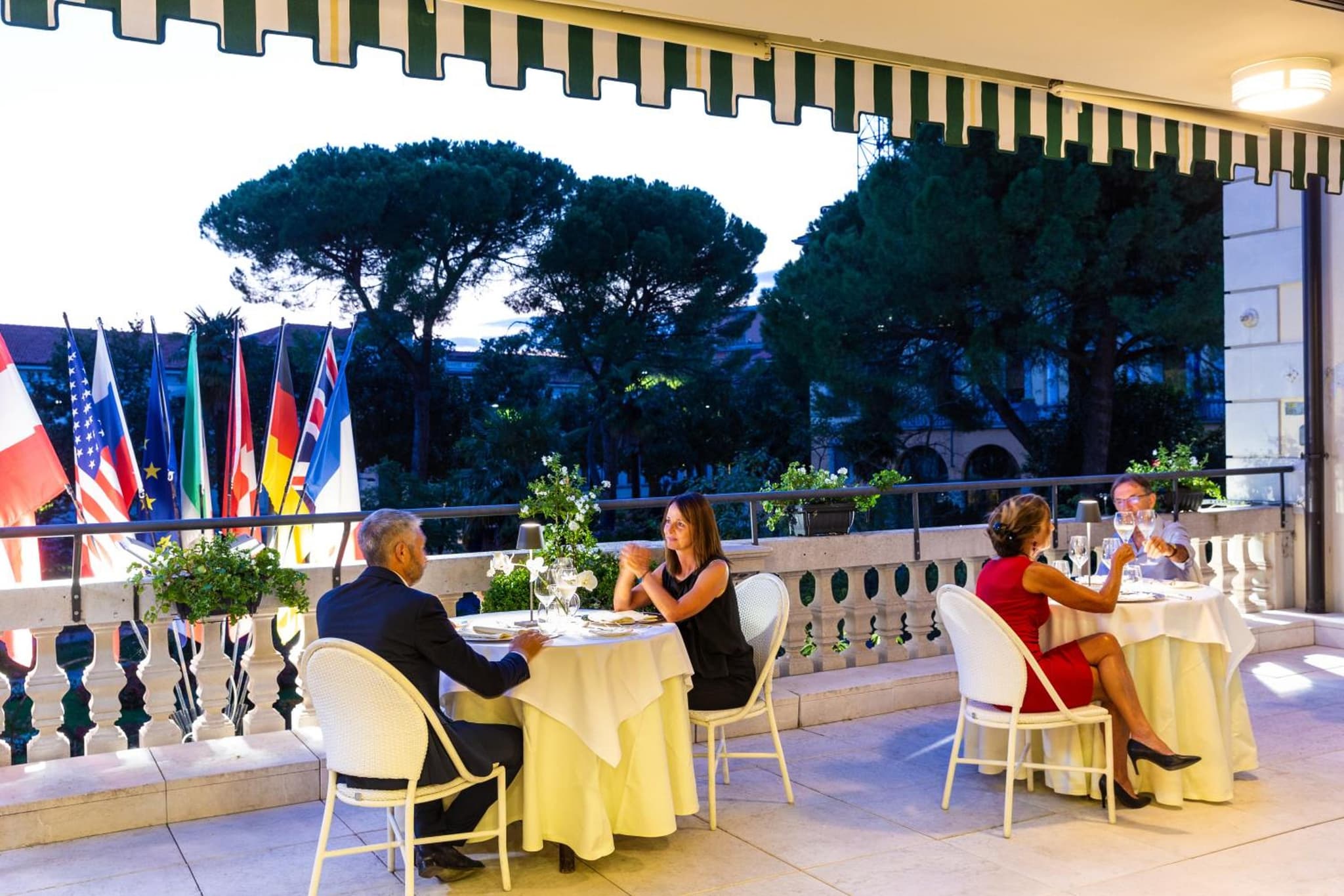 Ambassador Palace Hotel photo 4