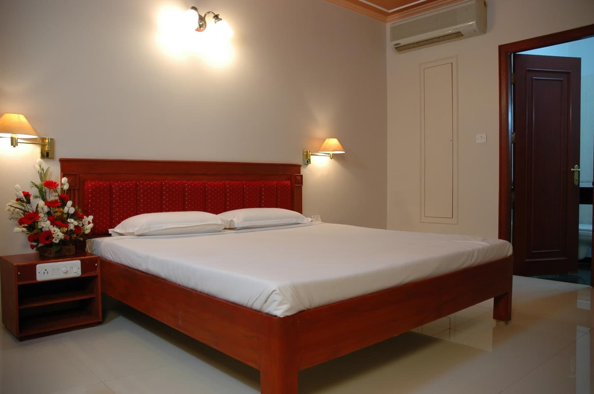 Hotel Gnanam photo 6