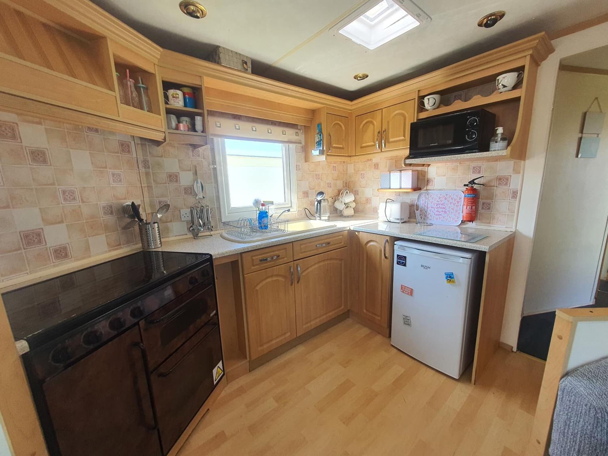 The Topaz Caravan HF12 photo 6