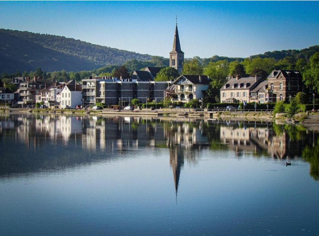 Escale Chambre d'hôtes Au coeur du vieux Profondeville entre Namur et Dinant, près de la Meuse