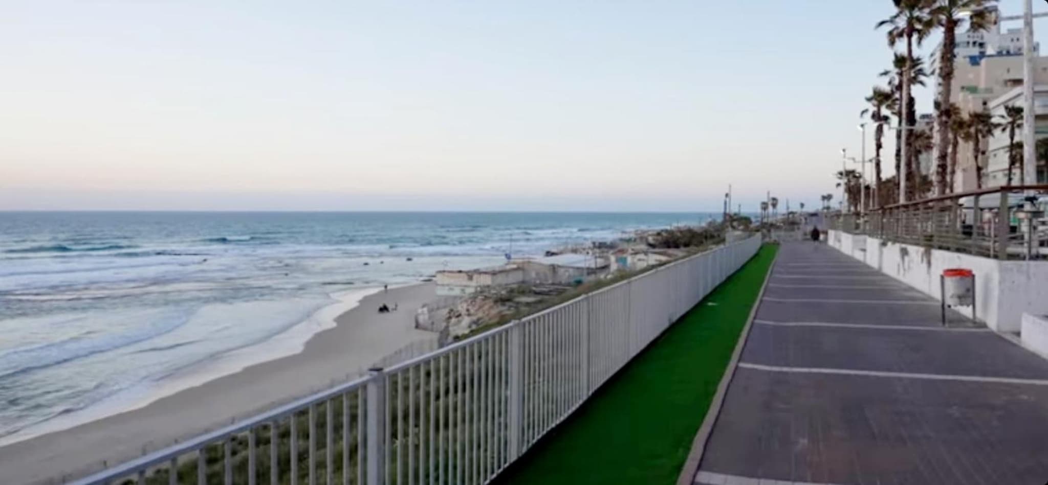 Beachfront Apartment Bat Yam 613 photo 6