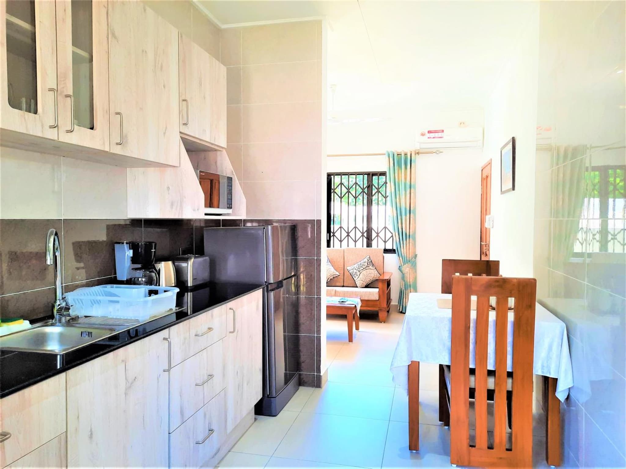 Palm Holiday Apartments photo 5