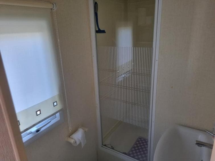 6 BERTH CARAVAN S18 GOLDEN PALM photo 4