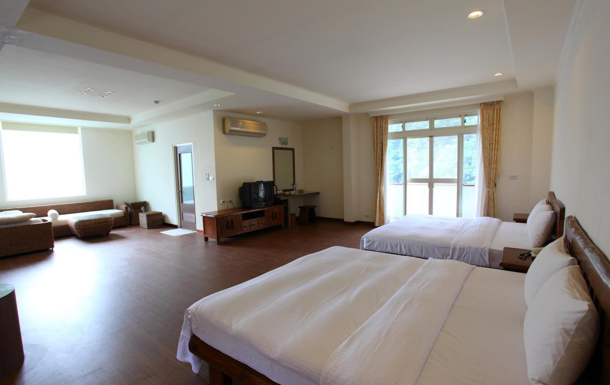 Spring Spa Hotel photo 2