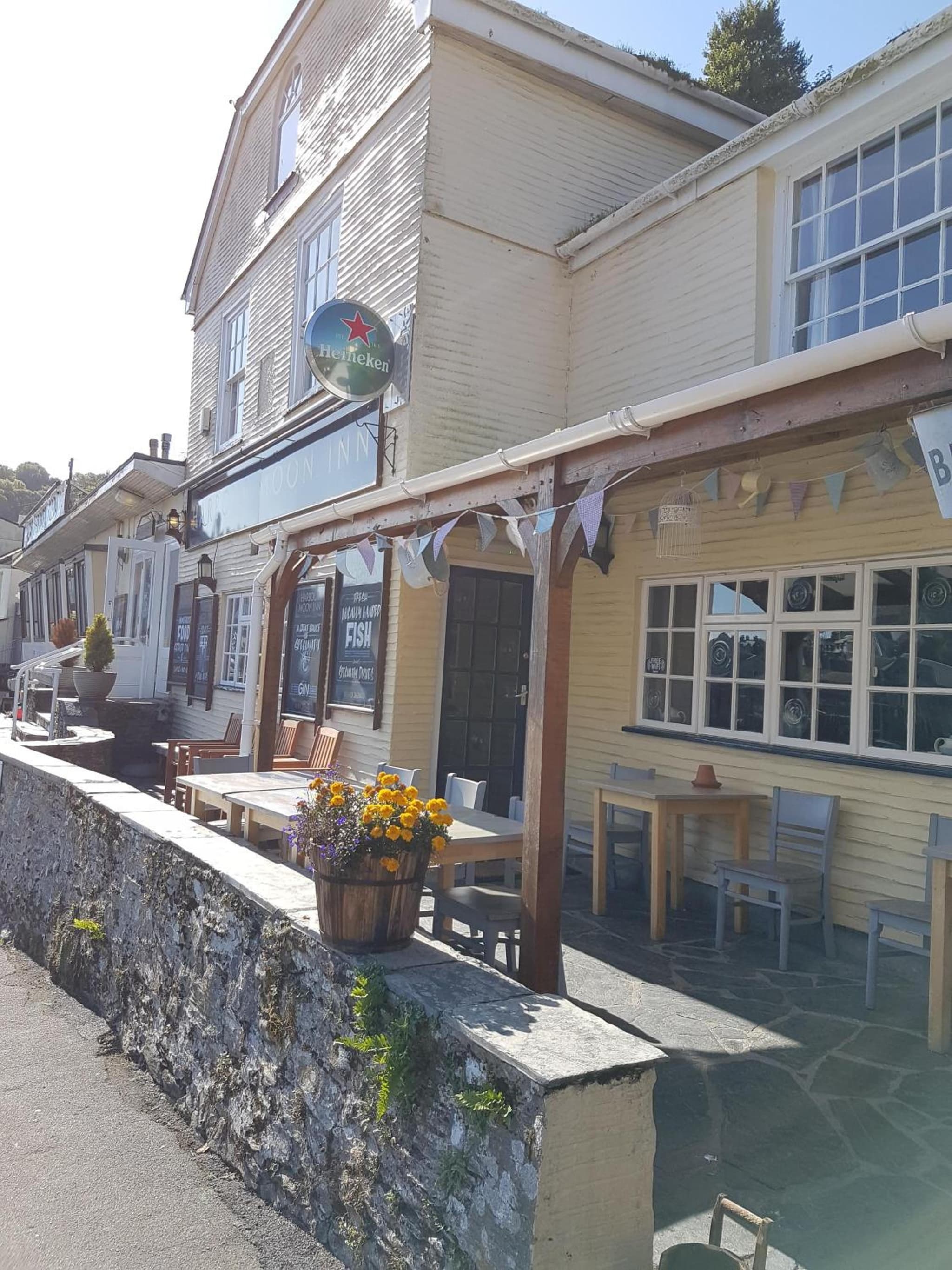 Harbour Moon Inn photo 3