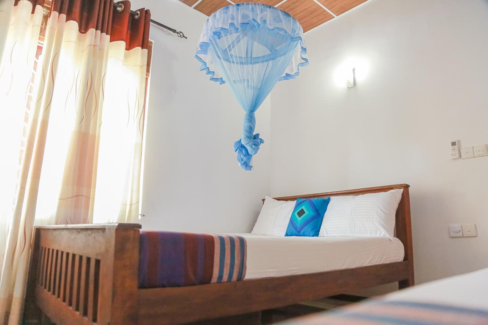 Lakeside Villa photo 2