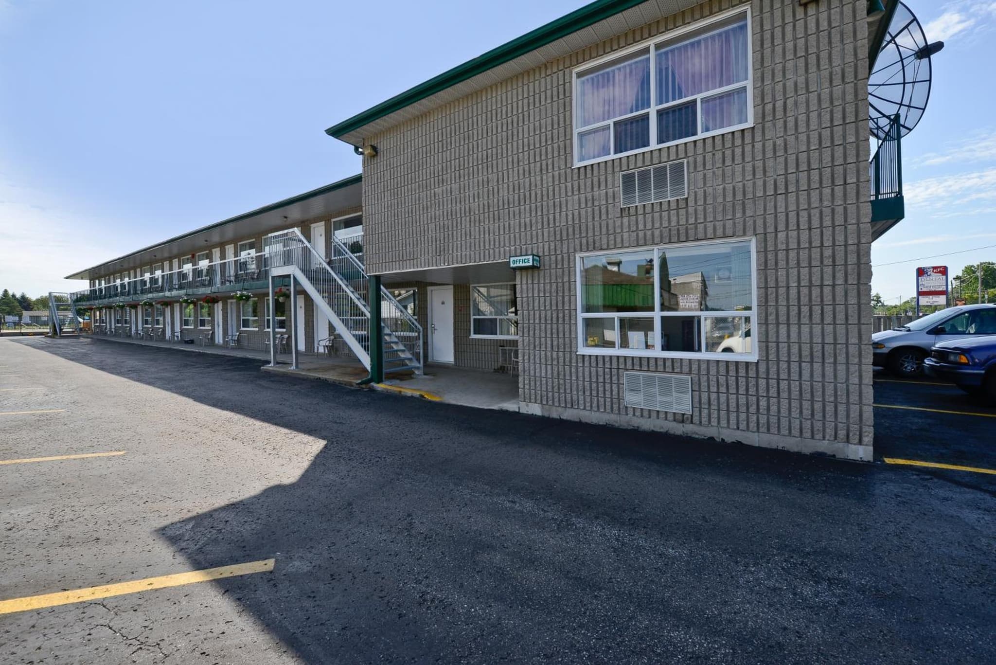 Angus Inn Motel photo 3
