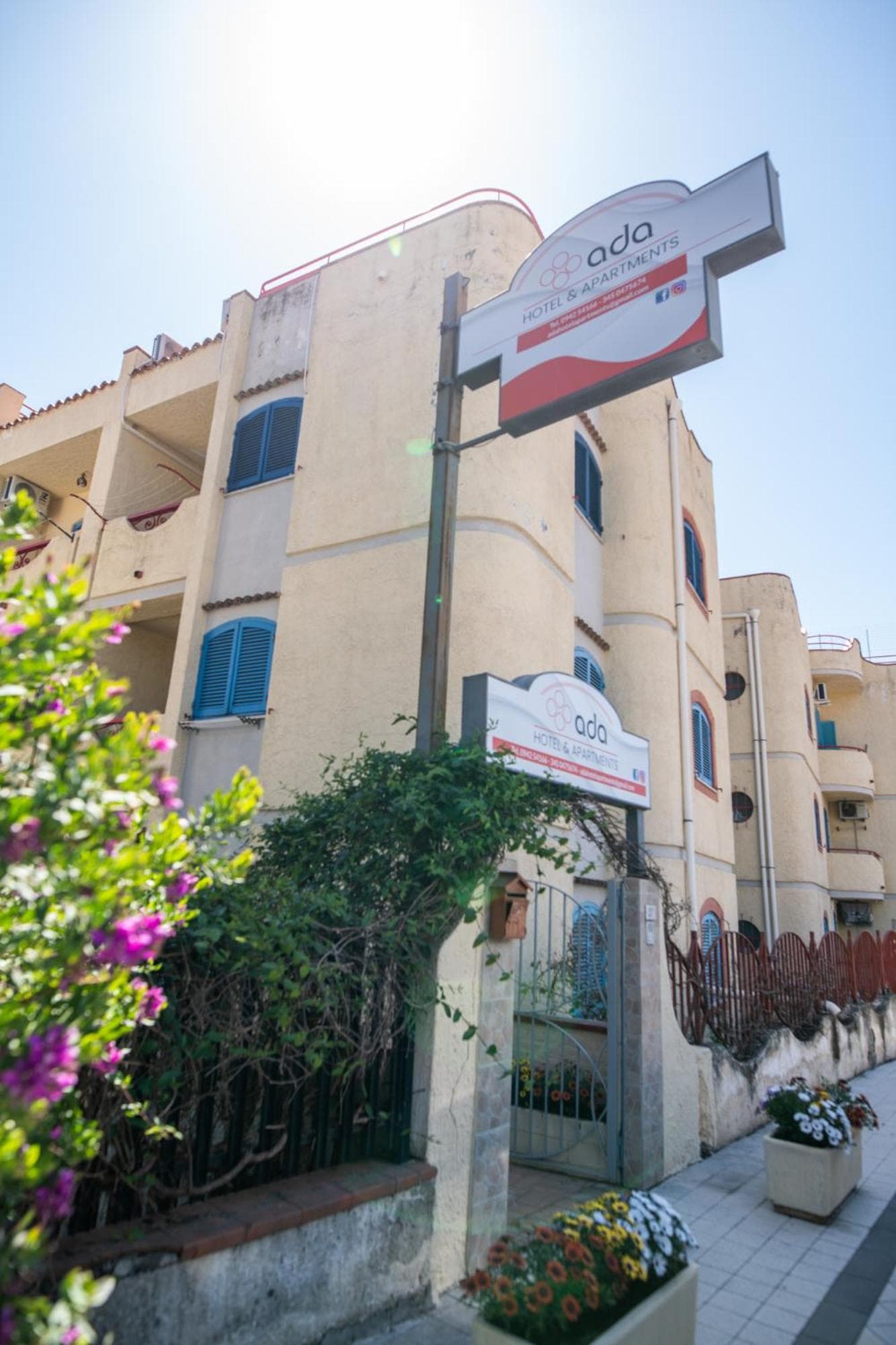 Ada Hotel
