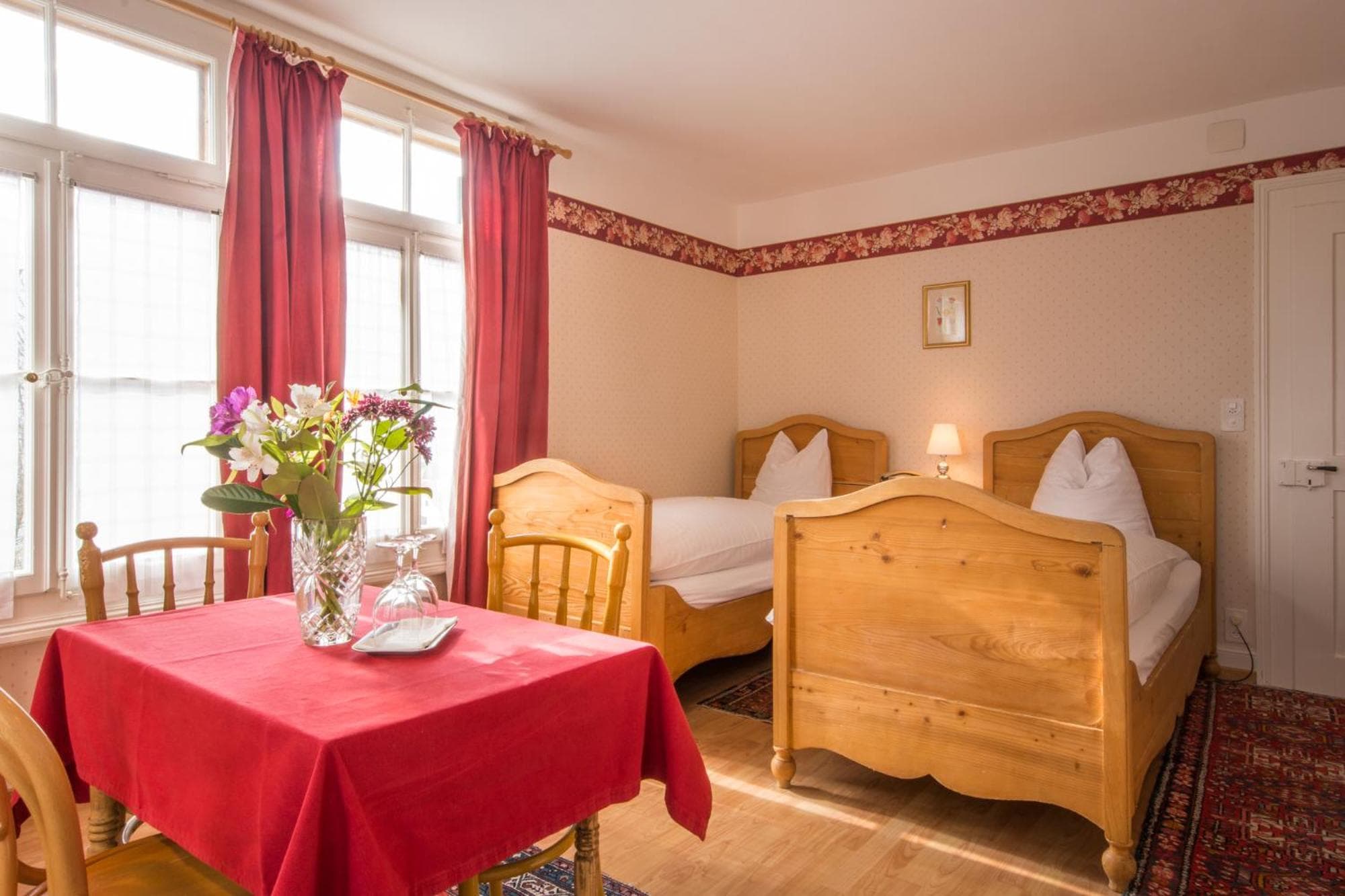 Historic Hotel Falken photo 8