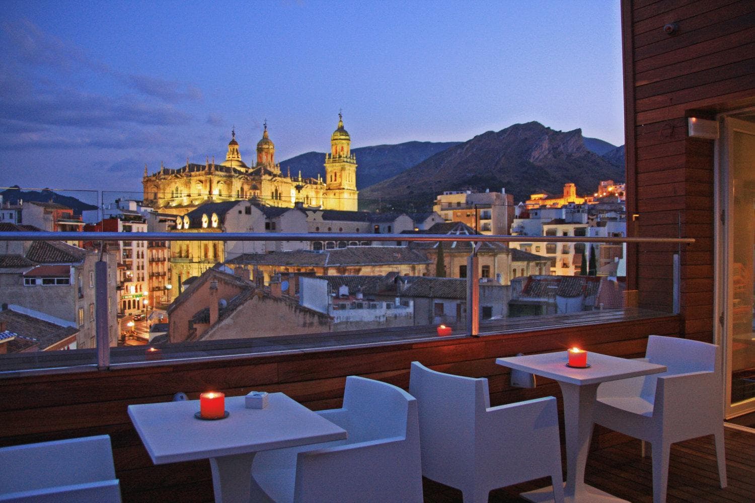 HOTEL XAUEN en pleno centro con acceso autorizado y a 100m de la Catedral