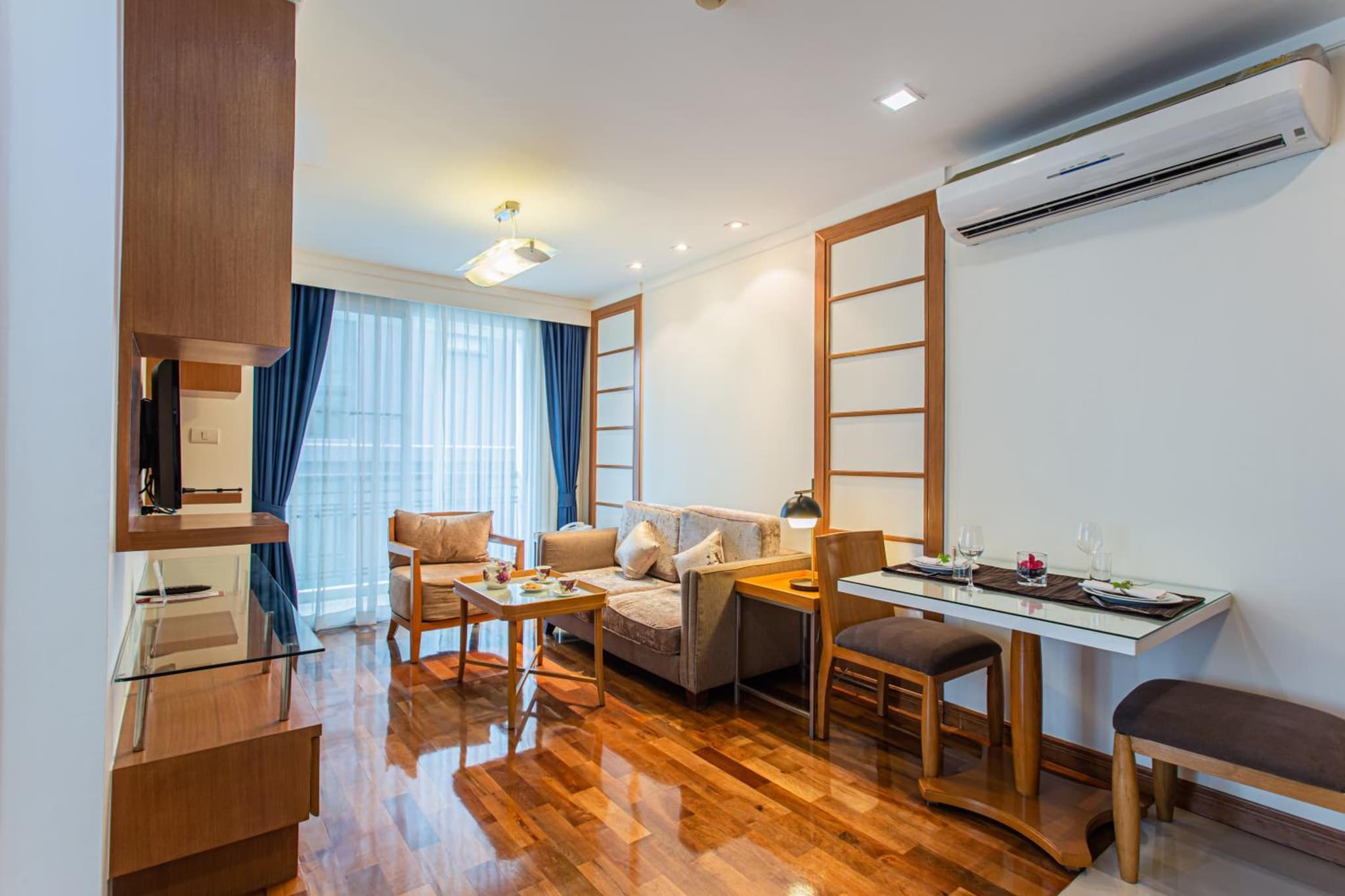 D Varee Montara Thonglor 25 photo 5