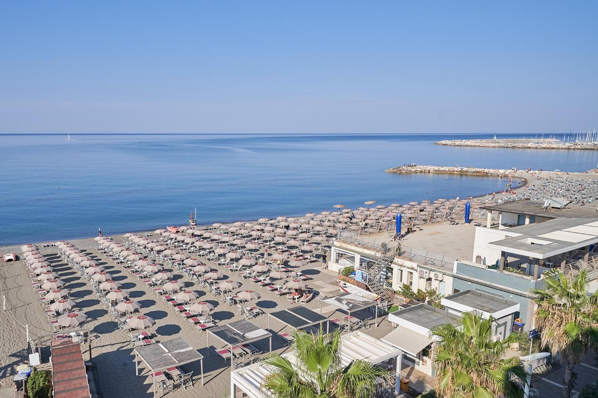 Palace Lido Hotel & Suites photo 3