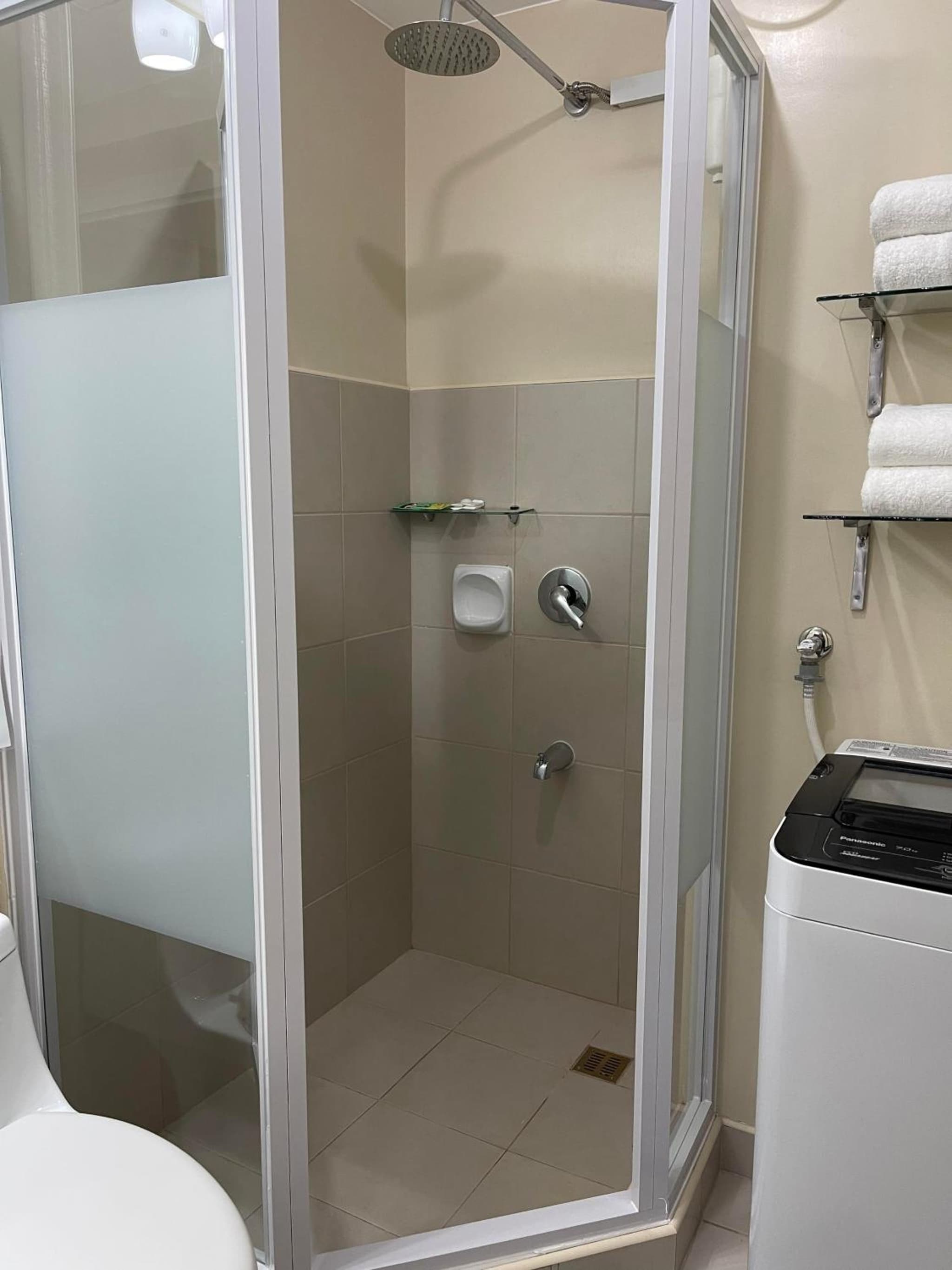 Spacious 2 Bedroom condo unit for rent photo 3