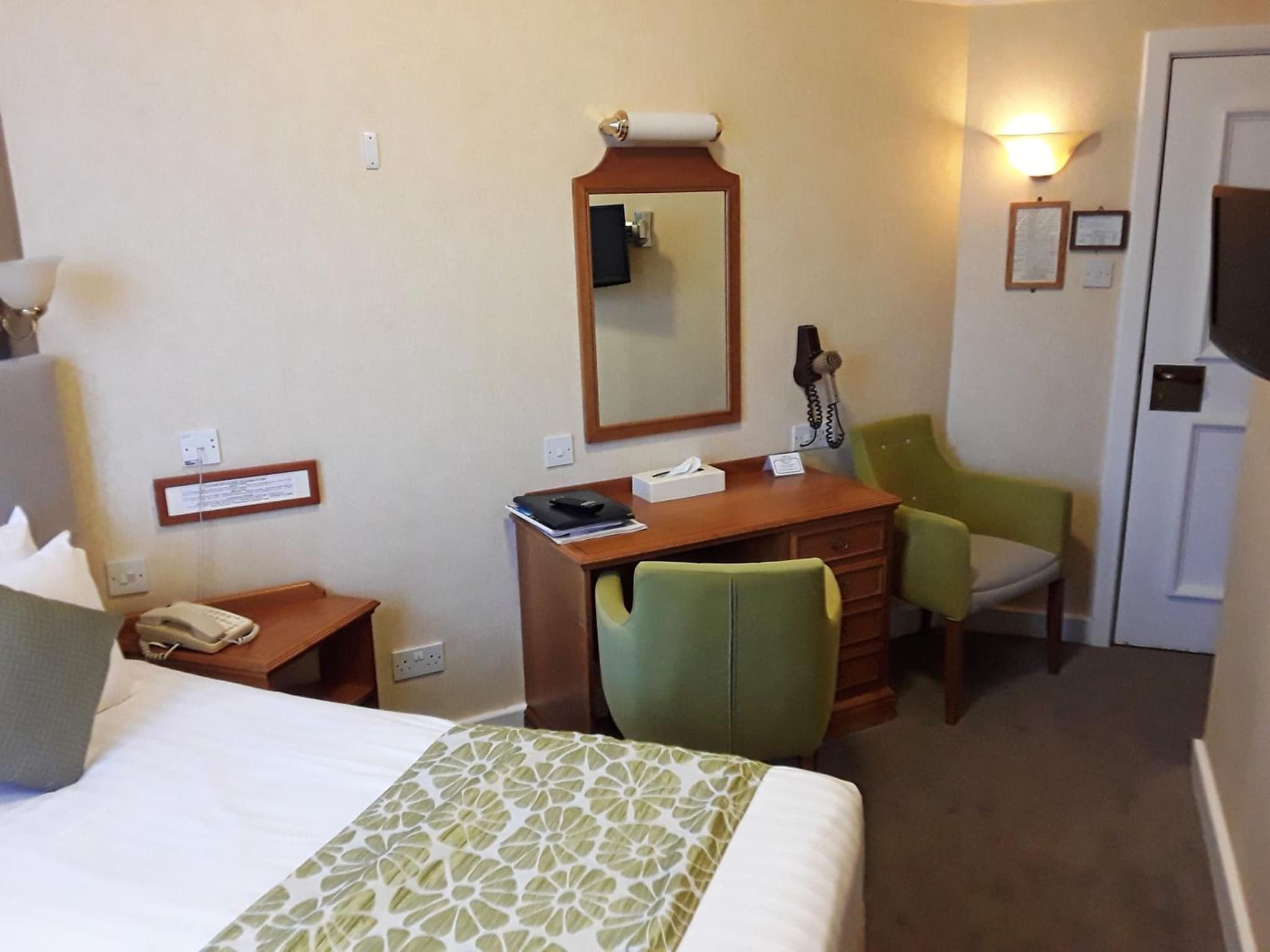 The Cottage Hotel photo 8