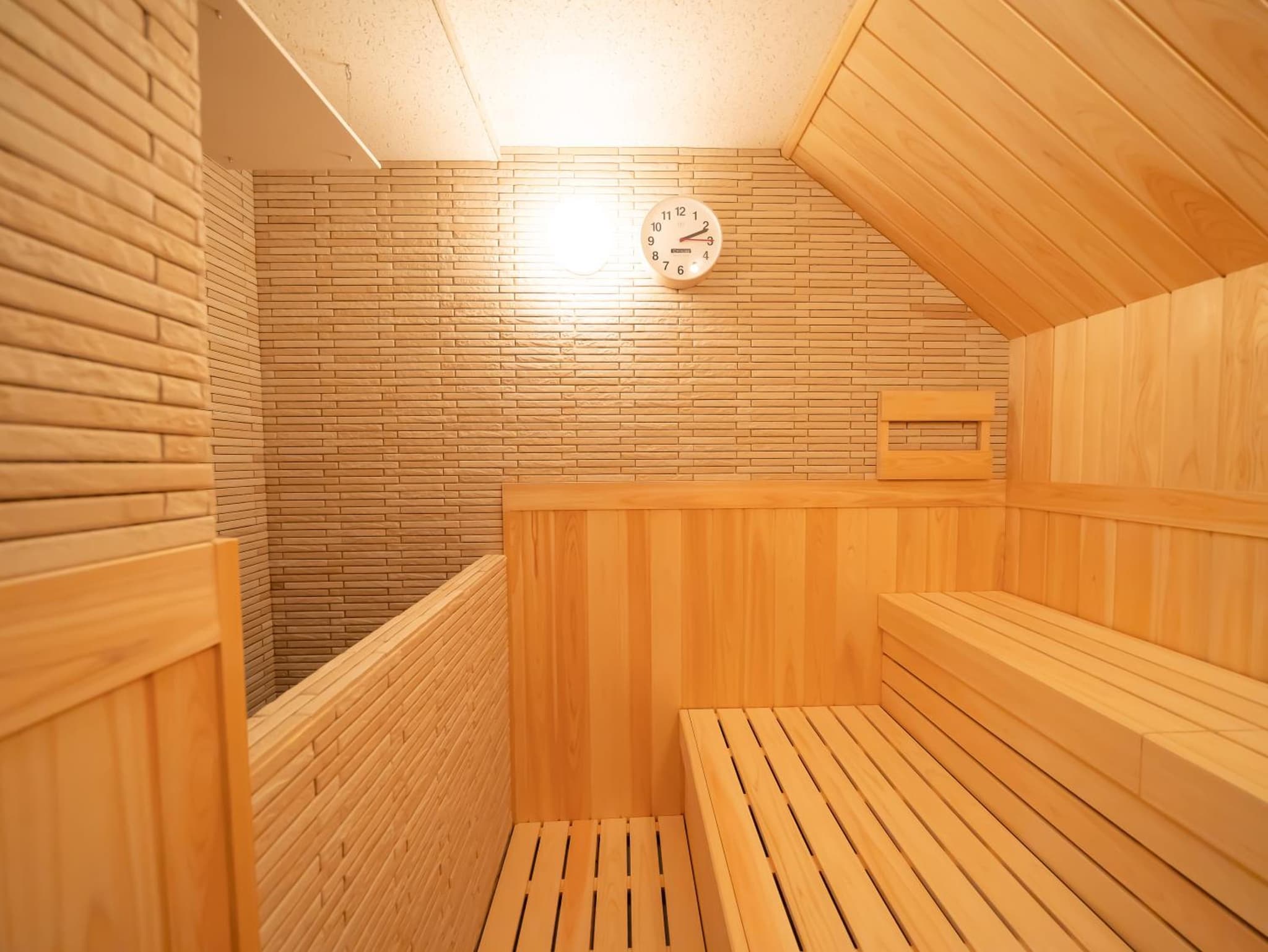Shinsaibashi ARTY Inn photo 8