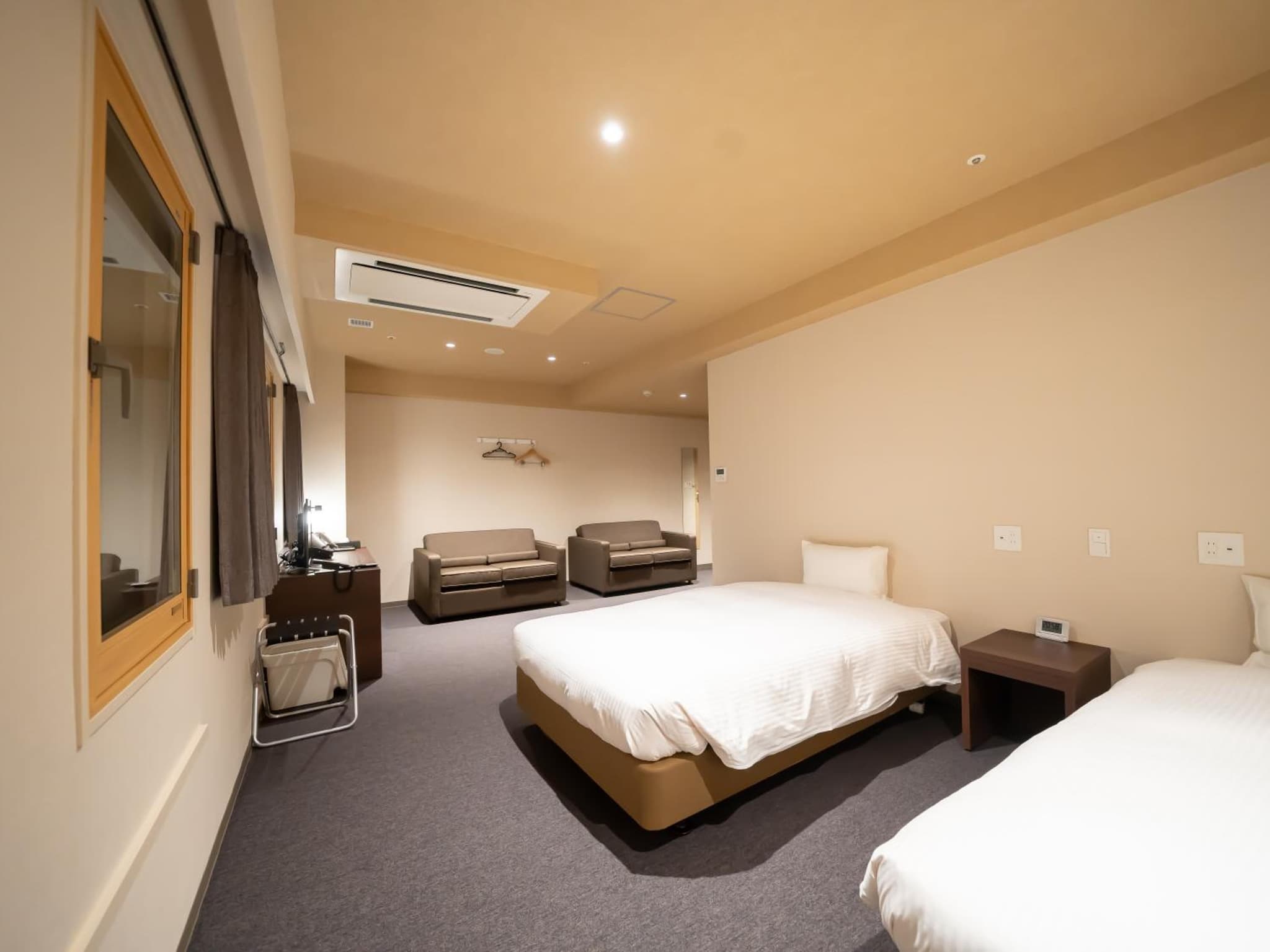 Shinsaibashi ARTY Inn photo 4