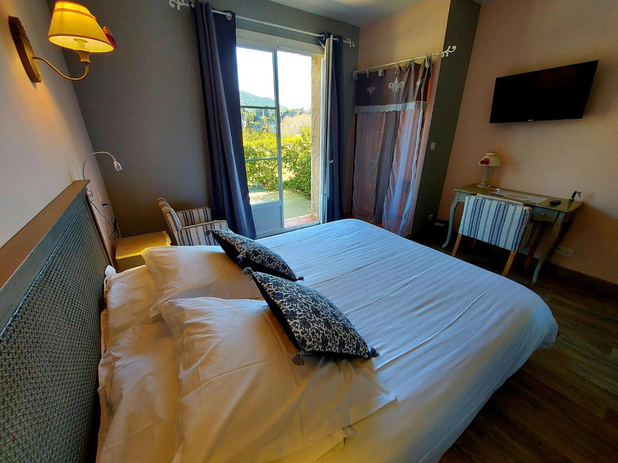 Hôtel Les Hauts de Mourèze photo 4