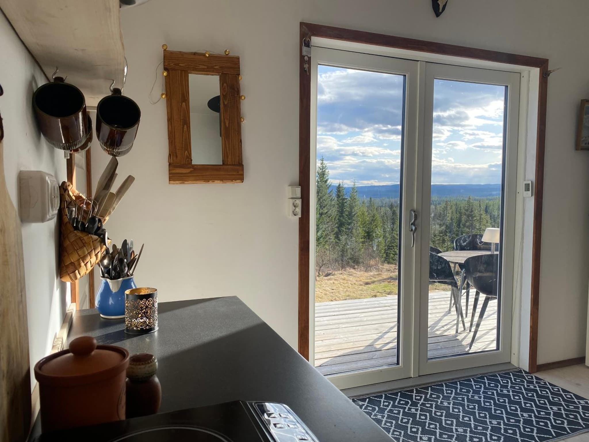 Cozy forest cabin with amazing mountain view photo 8