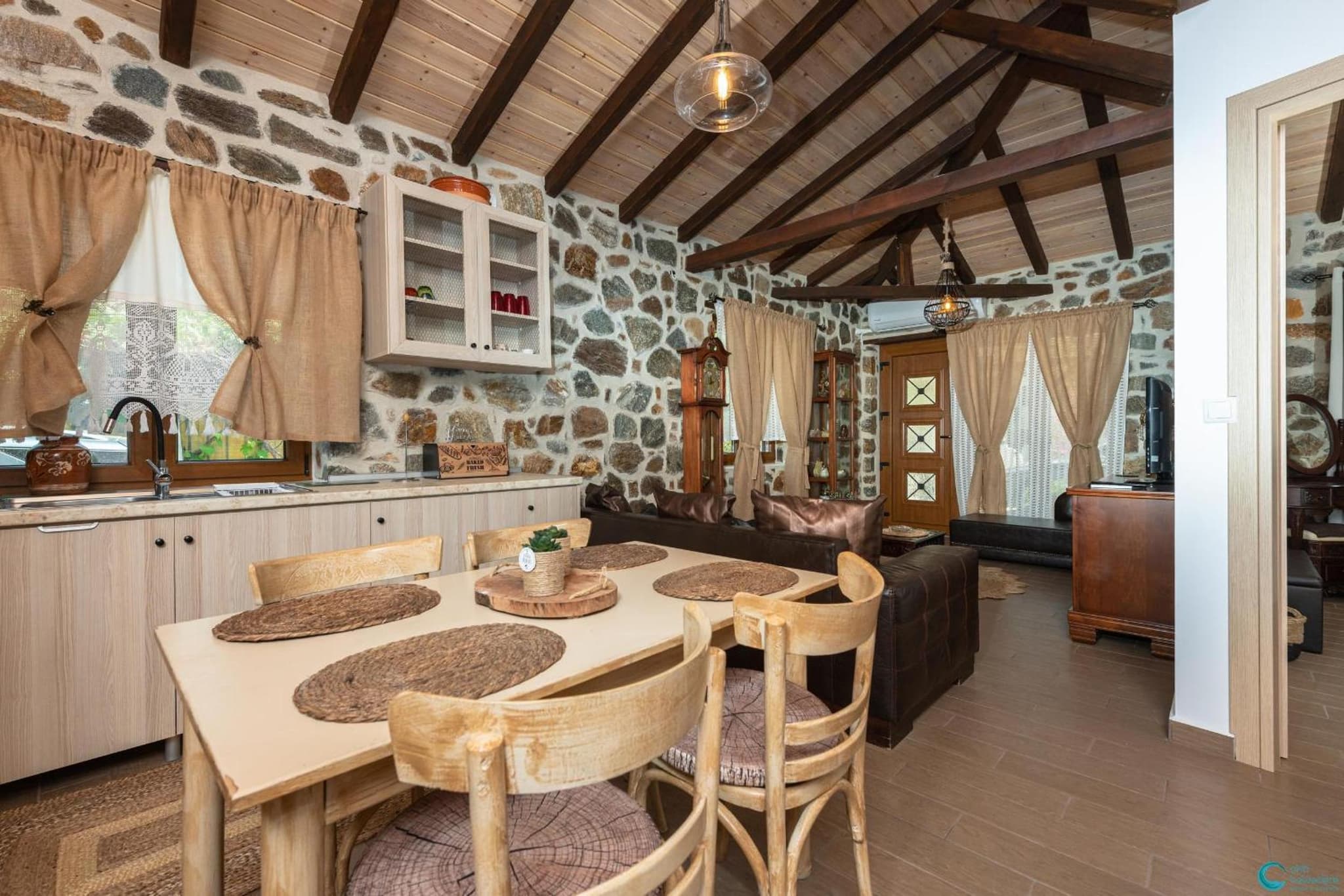 Eleni's Stone House photo 8