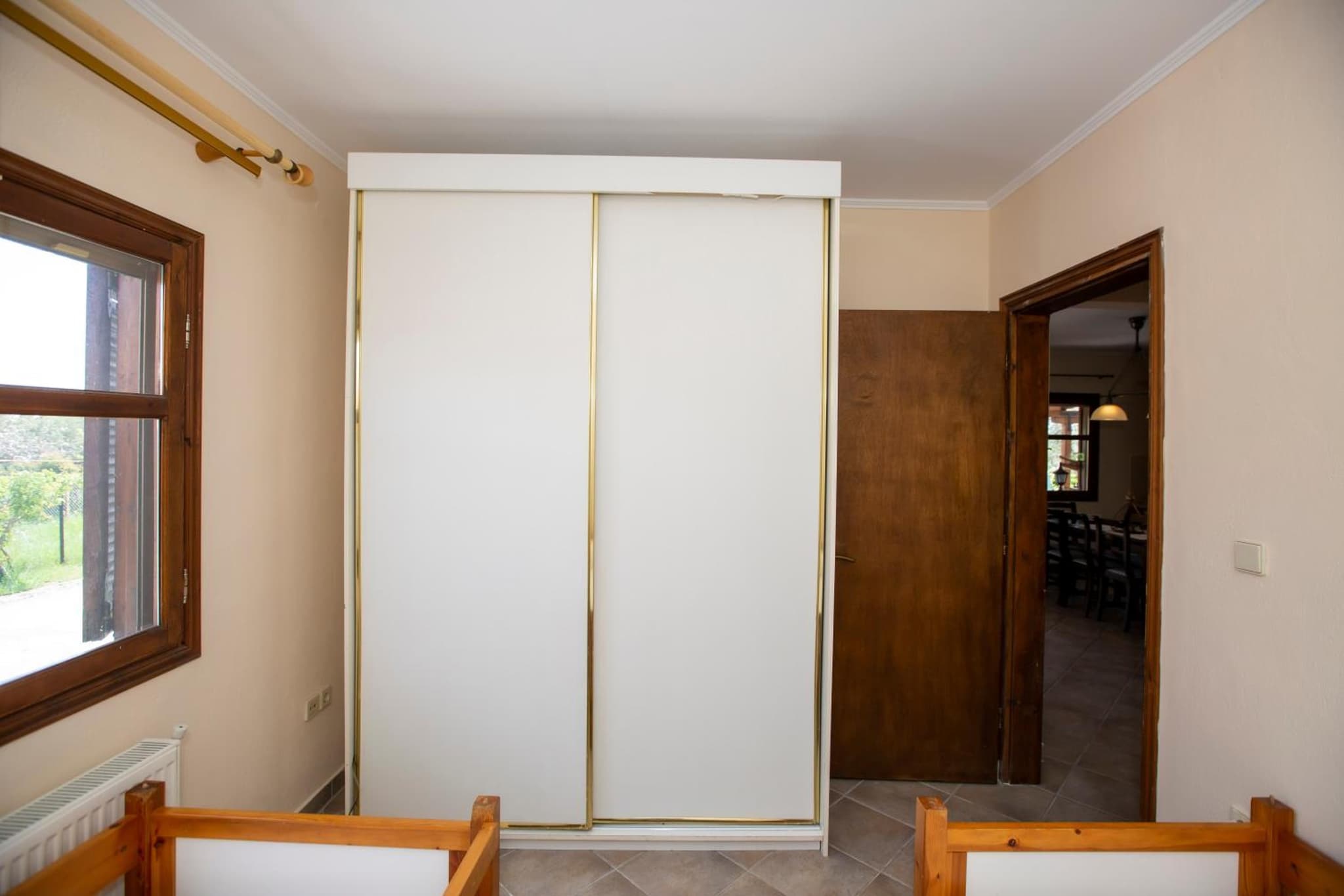Traditional beach house photo 2