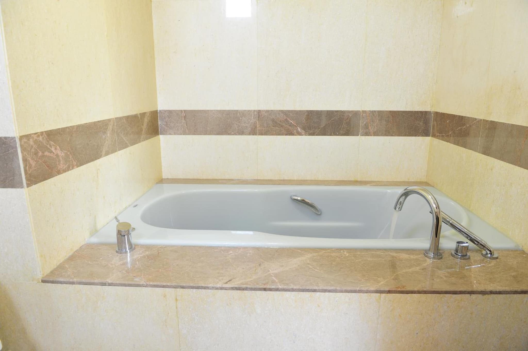 Hallmark Express Hotel photo 4