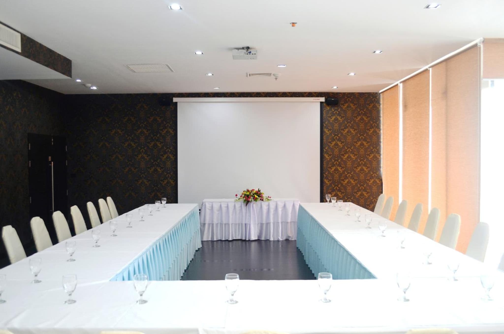 Brighton Hotel Bangkok photo 9