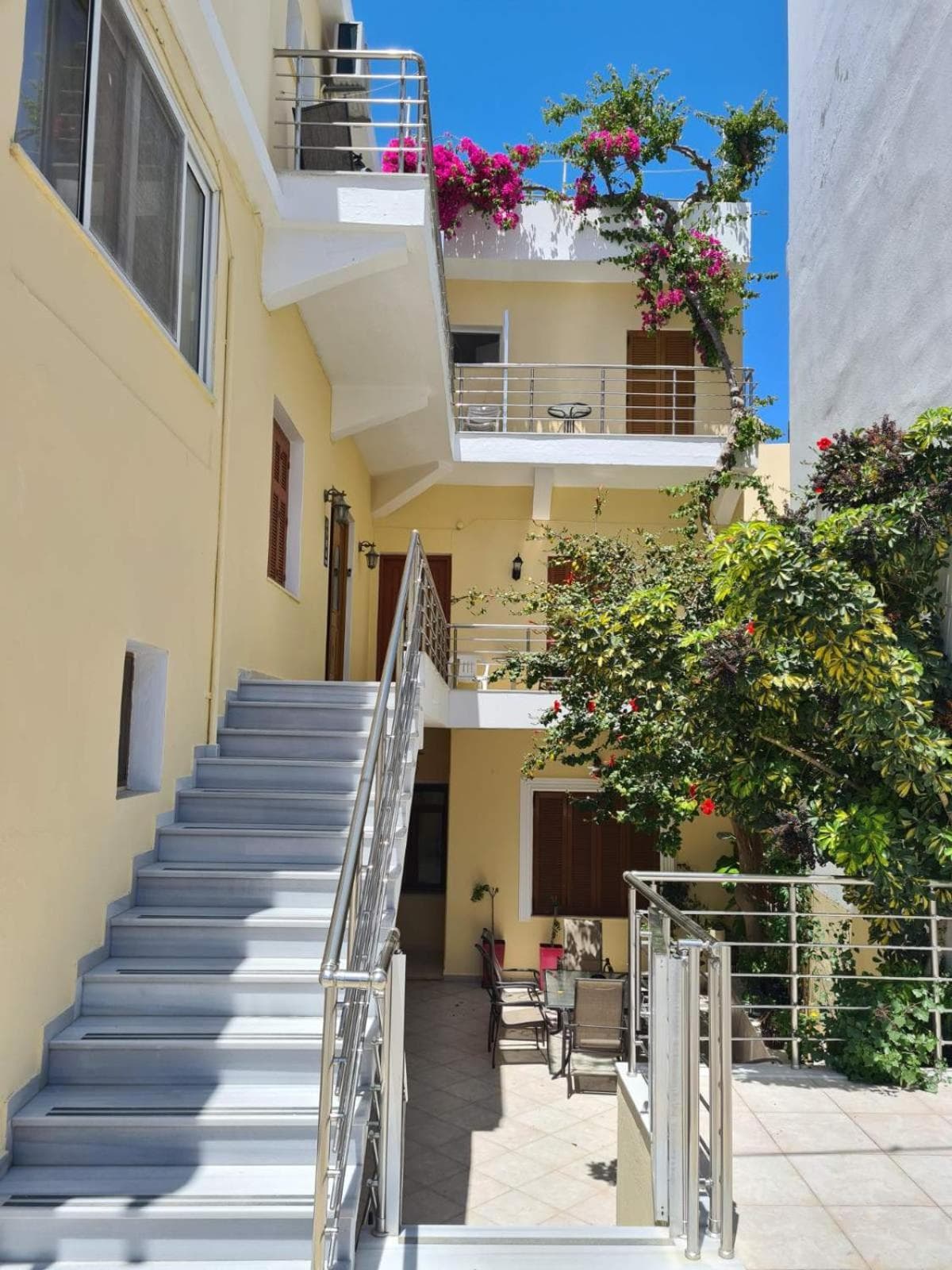 Avra Rooms photo 9