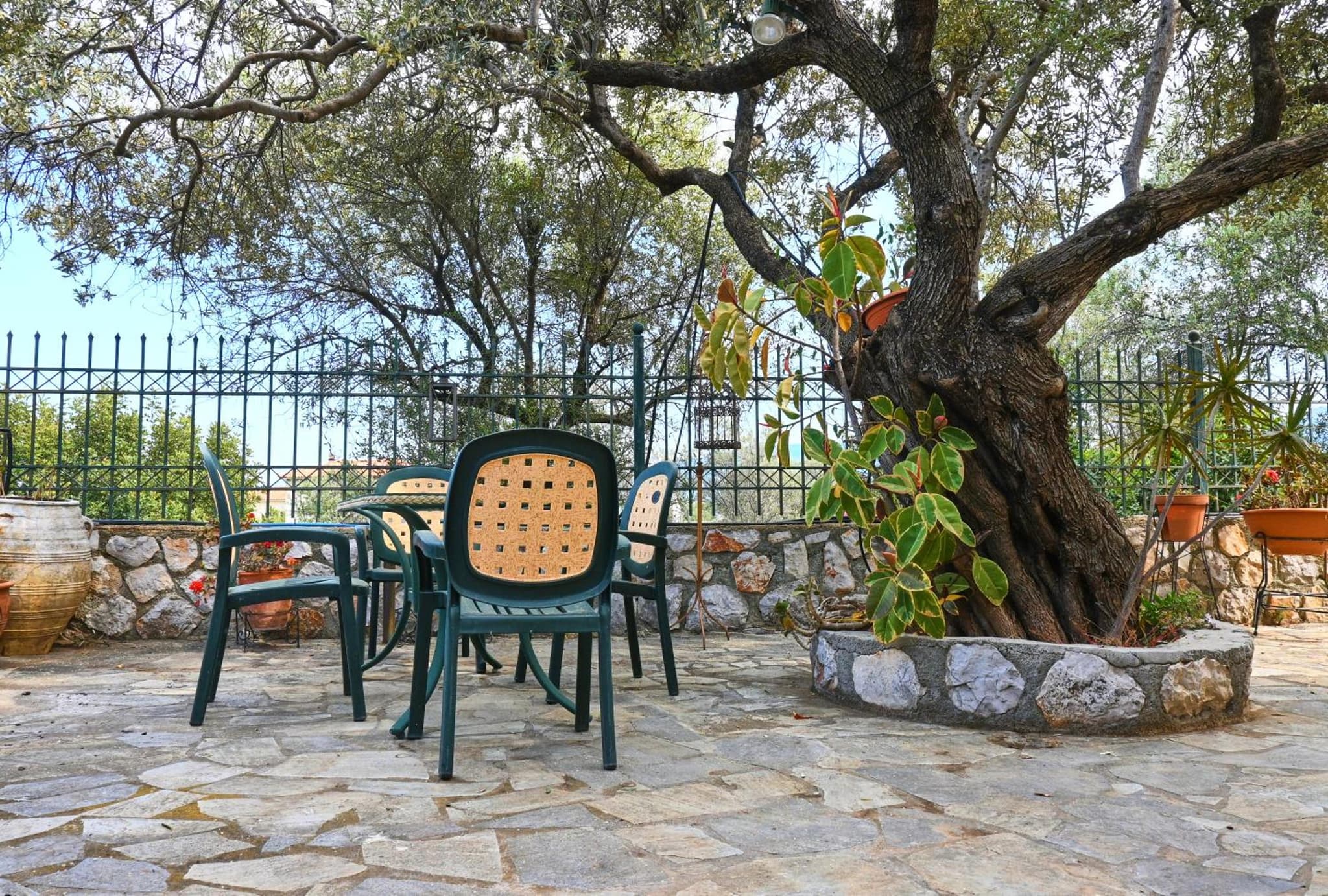 Pavlos' cottage with beach view photo 5