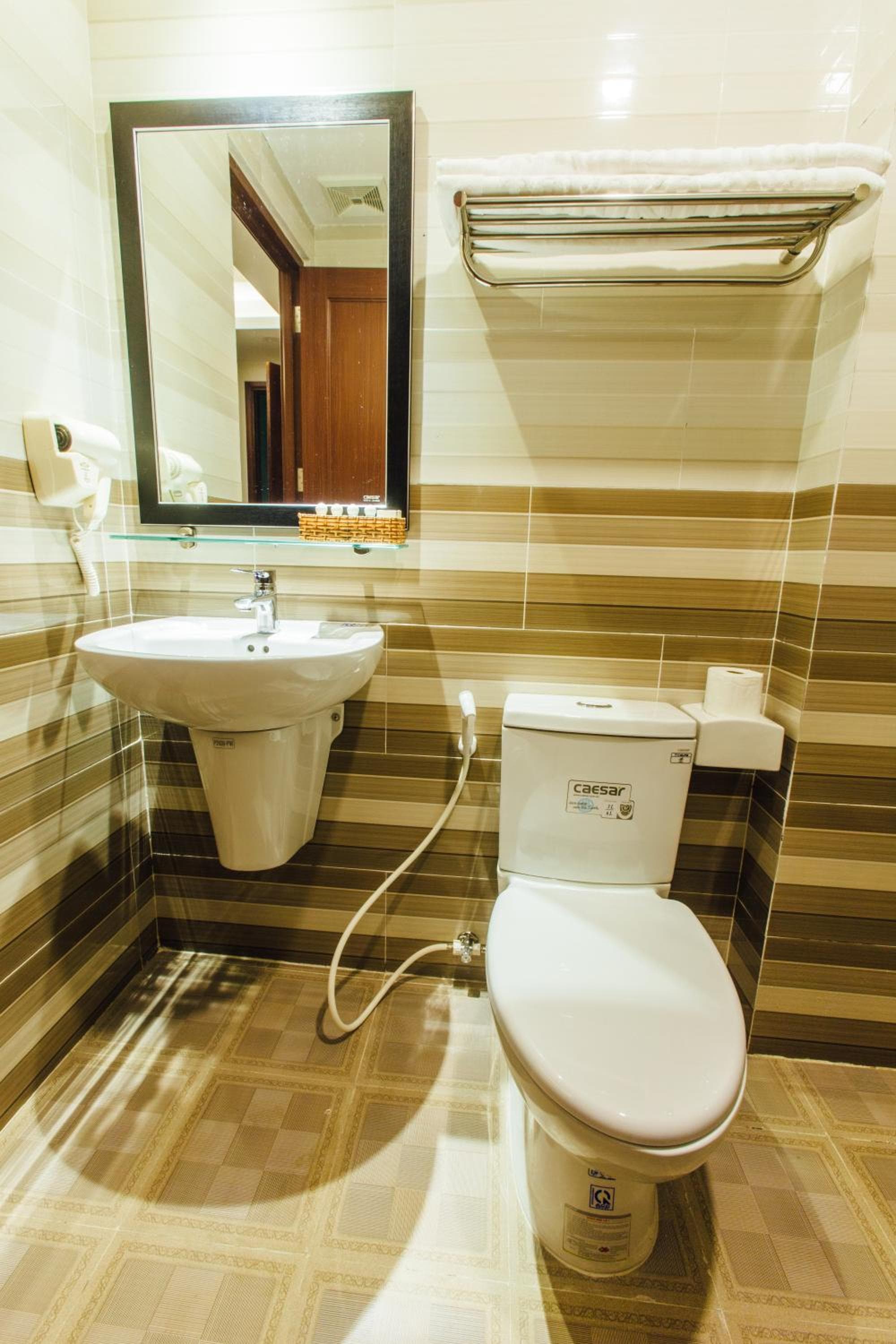 Sunflower Hotel 2 photo 4