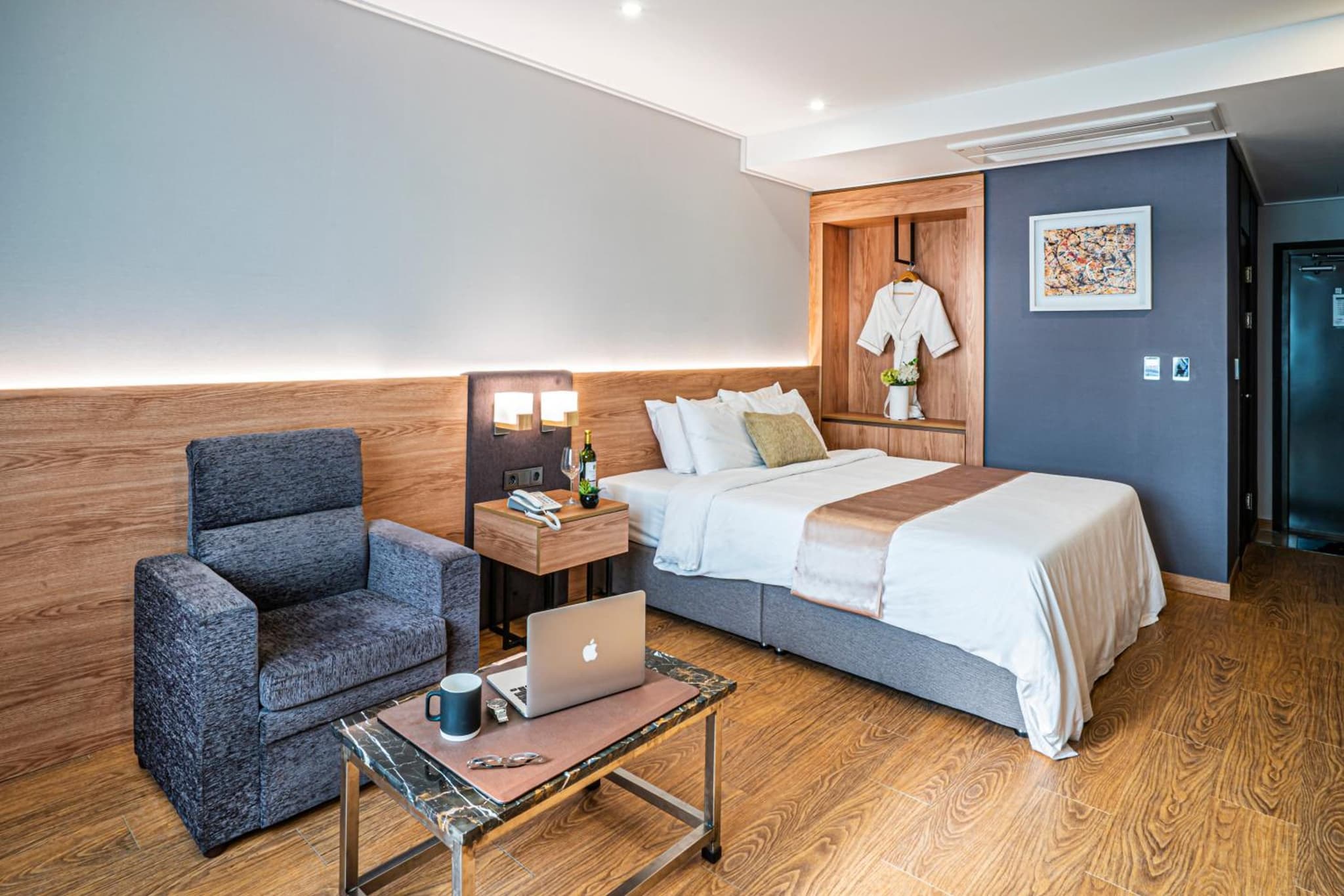 Embledon Hotel photo 3