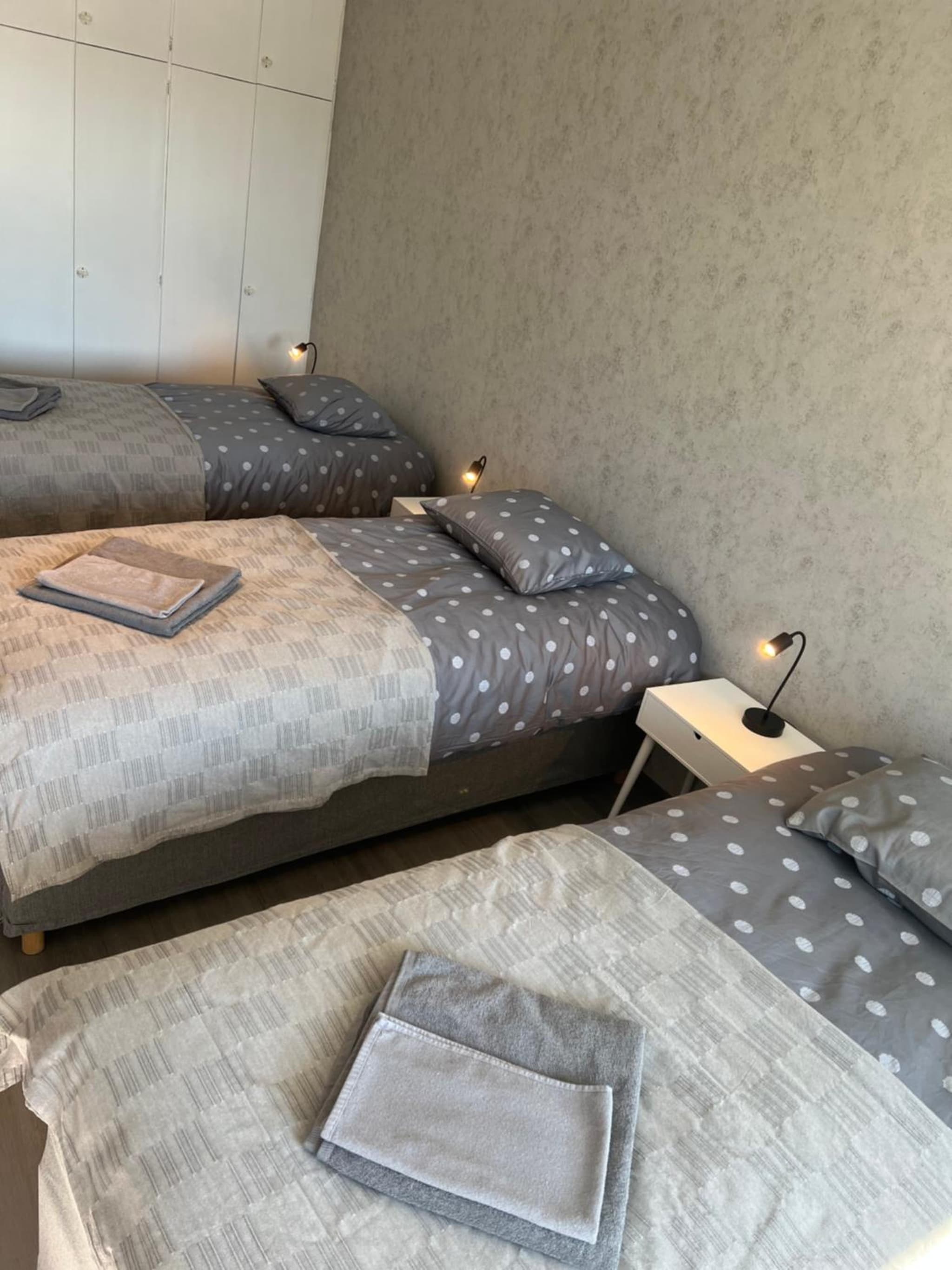 Kemiapartments CITY III near snowcastle, 2 rooms , kitchen , glaz balcony, FREE park with heat plug photo 3