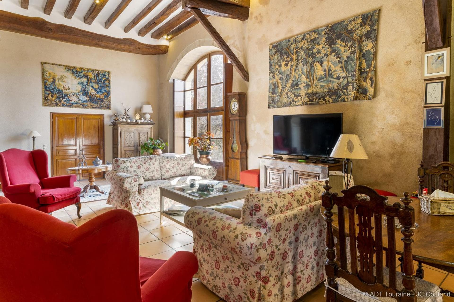 Le vieux château de Hommes photo 3