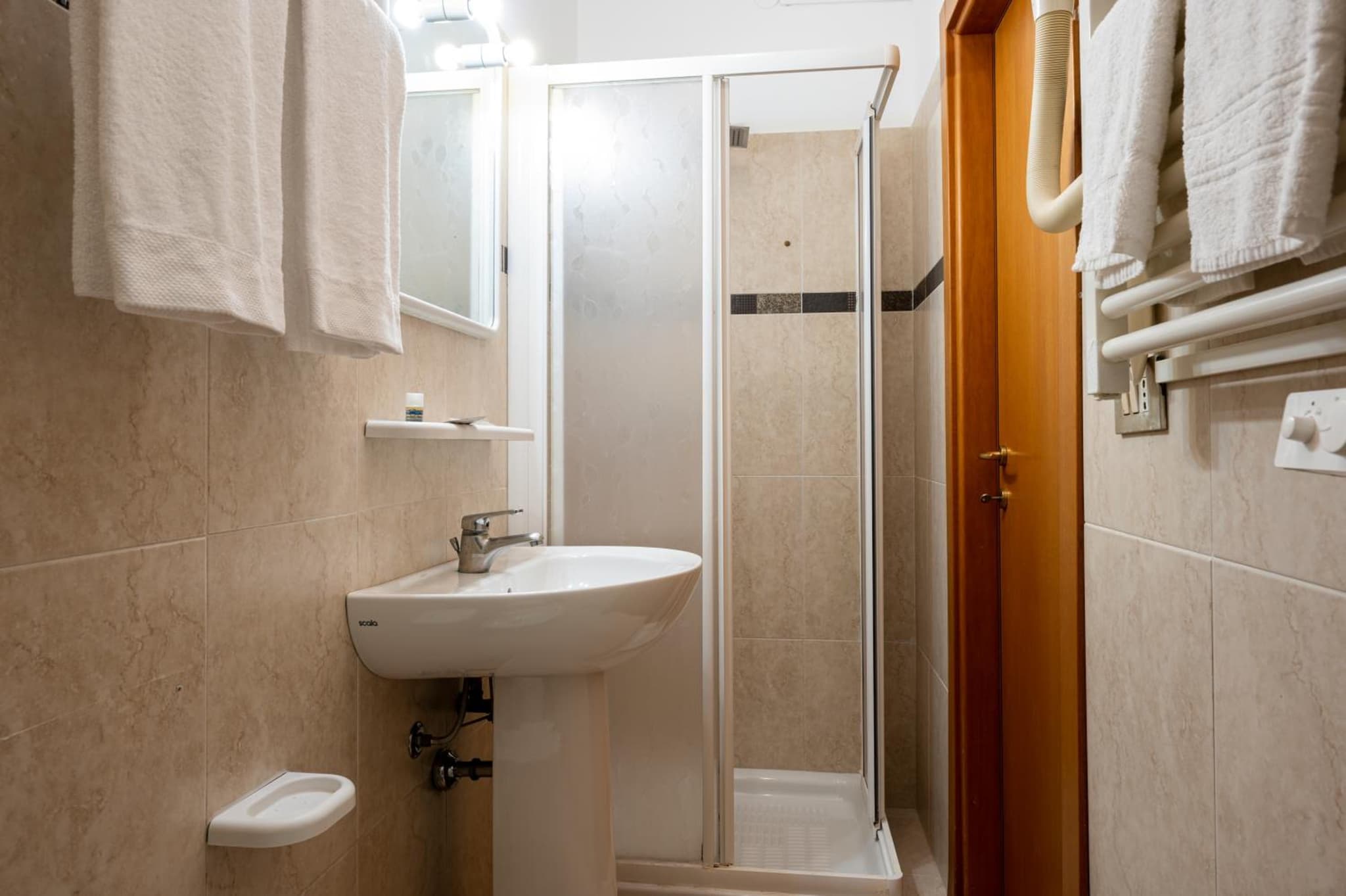 Amadei Hotel Figaro & Apartments photo 3