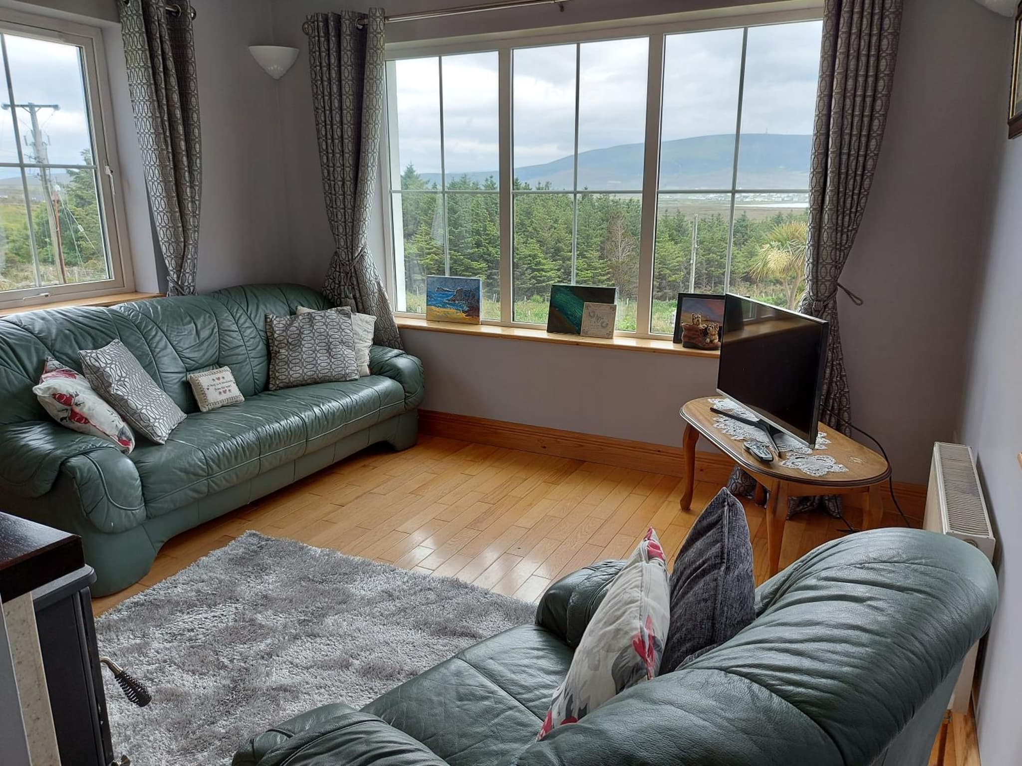 Minaun Cliff View photo 4