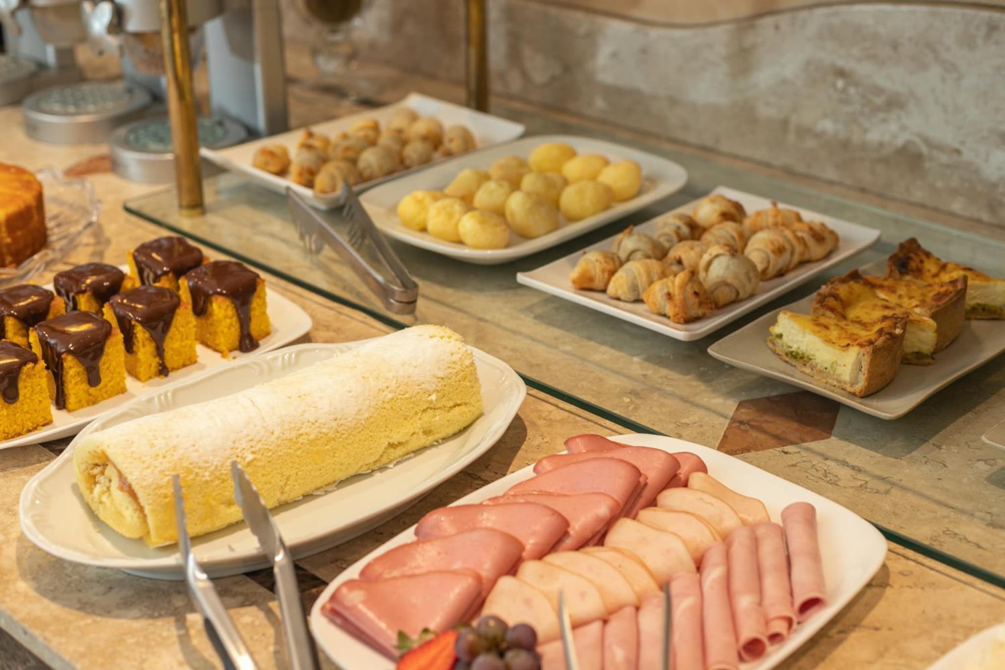 Le Suisse Elegance Hotel photo 3